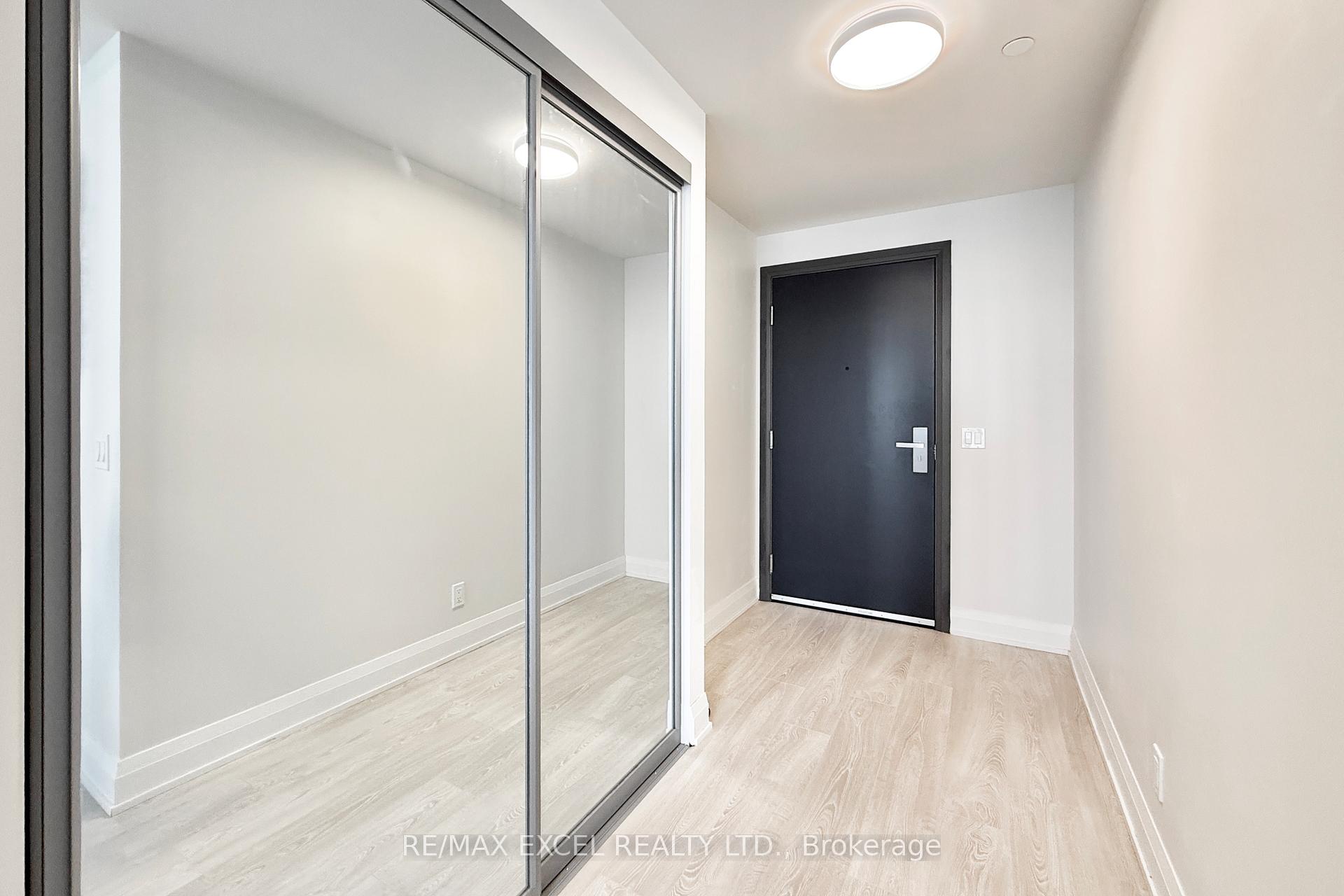 Photo 5 of Unit 1801, 18 Water Walk Drive, Markham, Unionville — HOMEH
