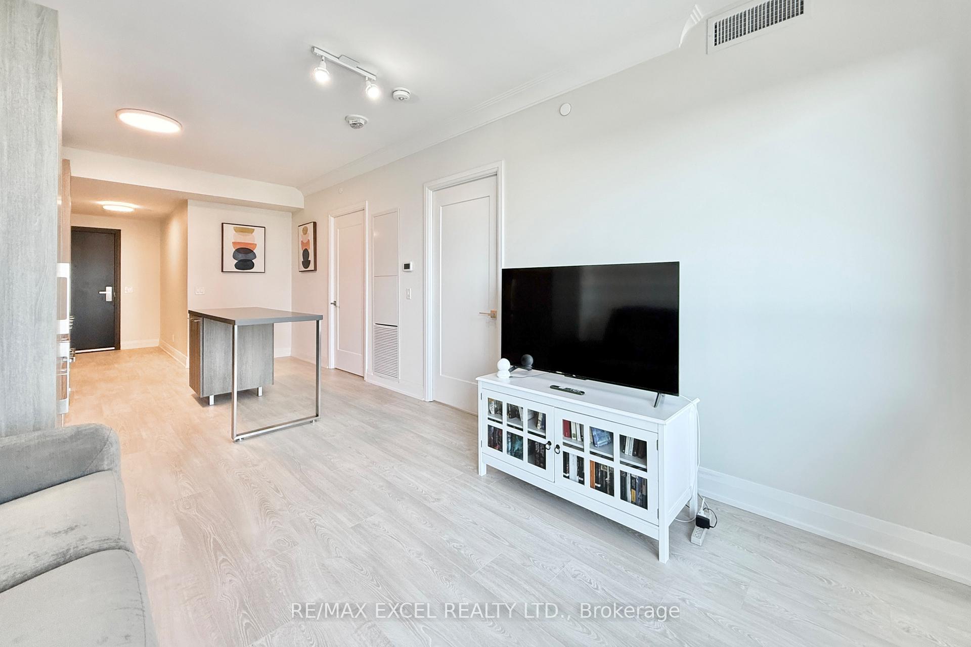 Photo 12 of Unit 1801, 18 Water Walk Drive, Markham, Unionville — HOMEH