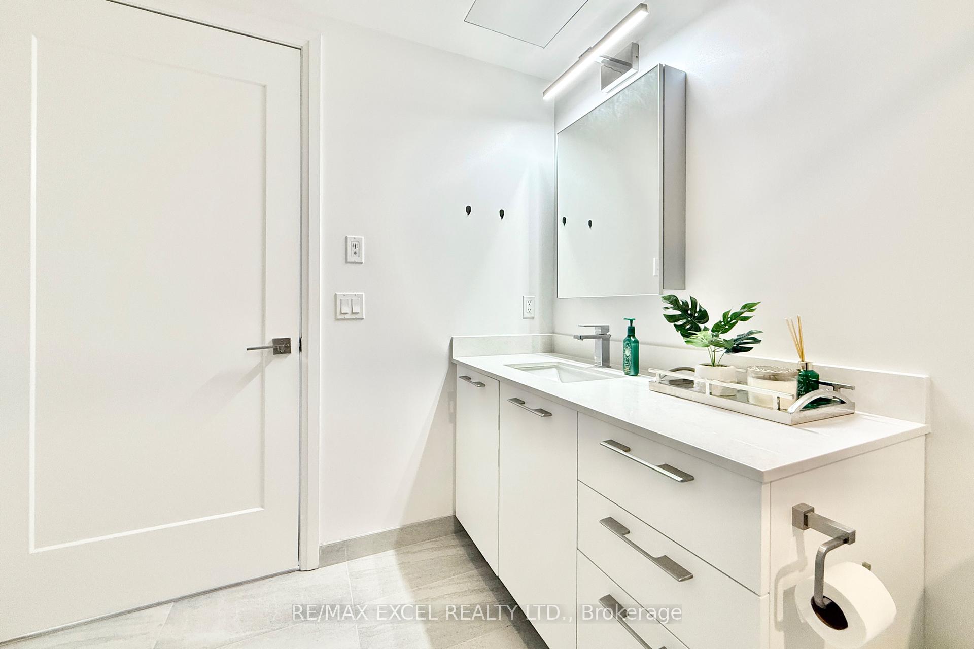 Photo 13 of Unit 1801, 18 Water Walk Drive, Markham, Unionville — HOMEH