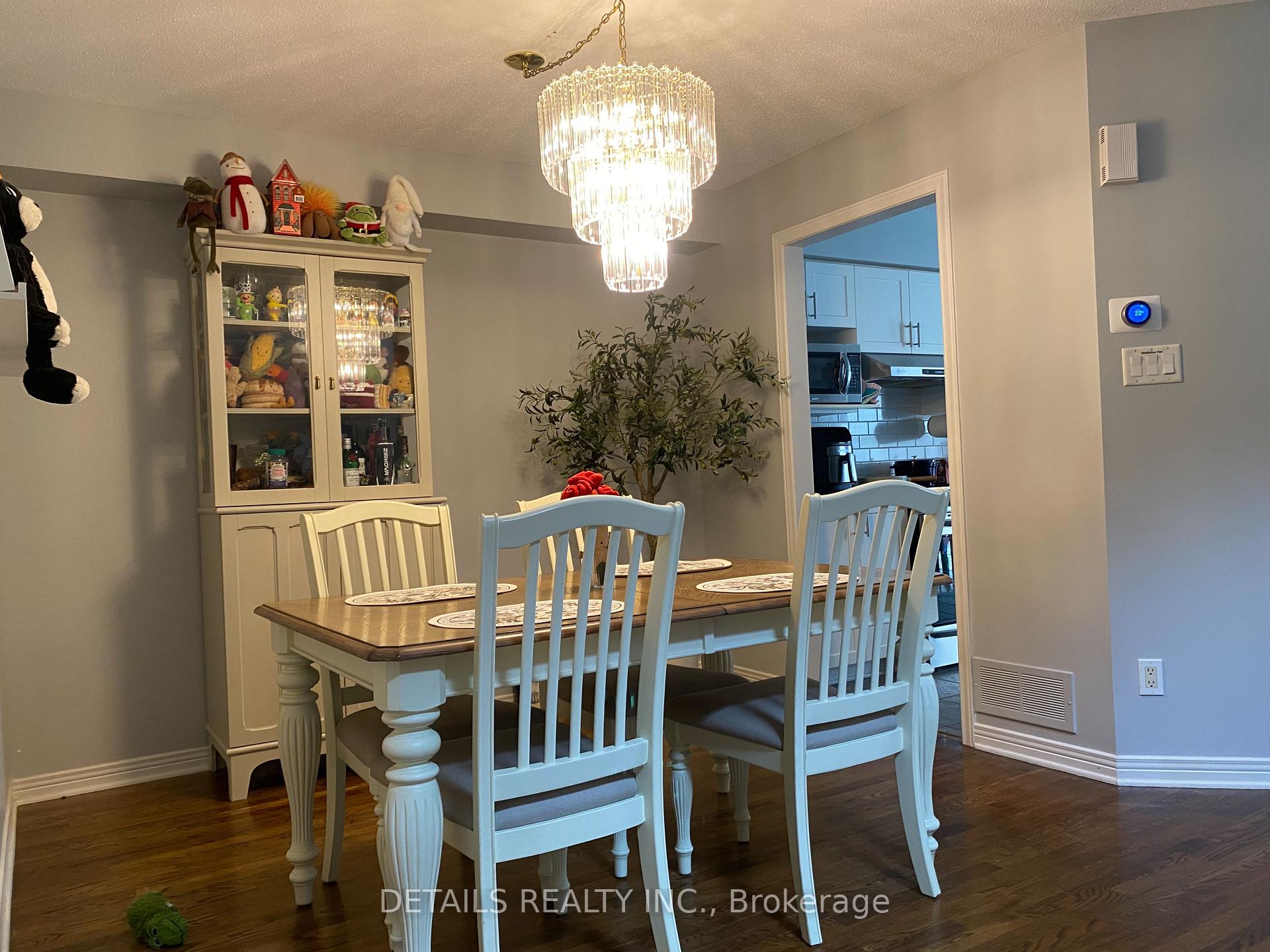Photo 6 of 101 Milner Downs Crescent, Ottawa, Kanata - Emerald Meadows/Trailwest — HOMEH