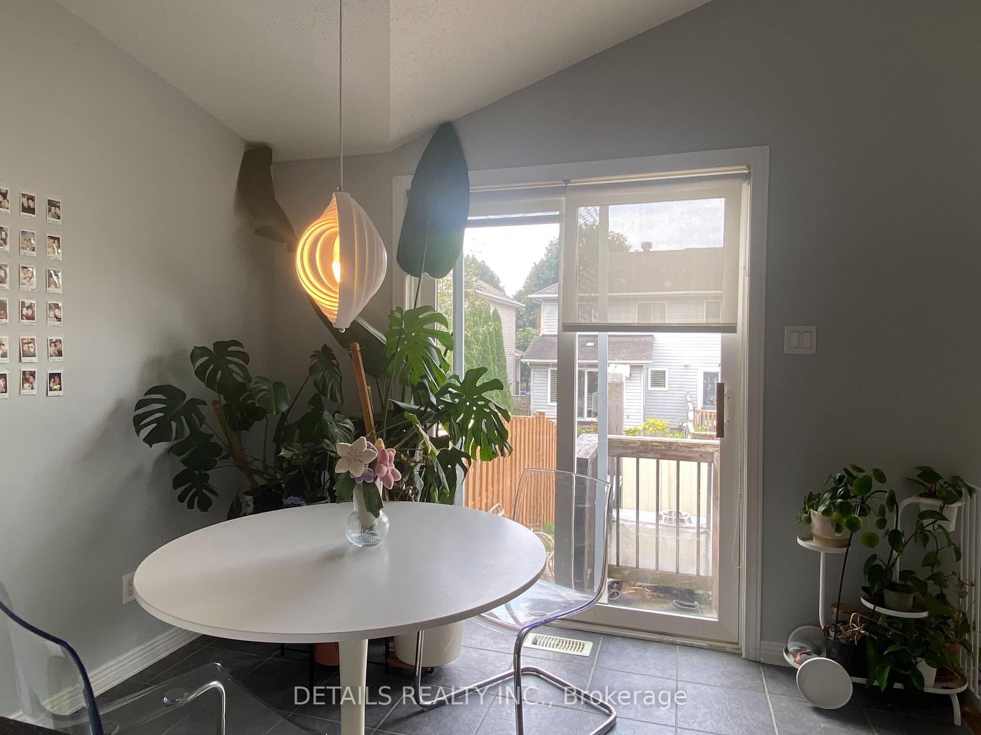 Photo 16 of 101 Milner Downs Crescent, Ottawa, Kanata - Emerald Meadows/Trailwest — HOMEH