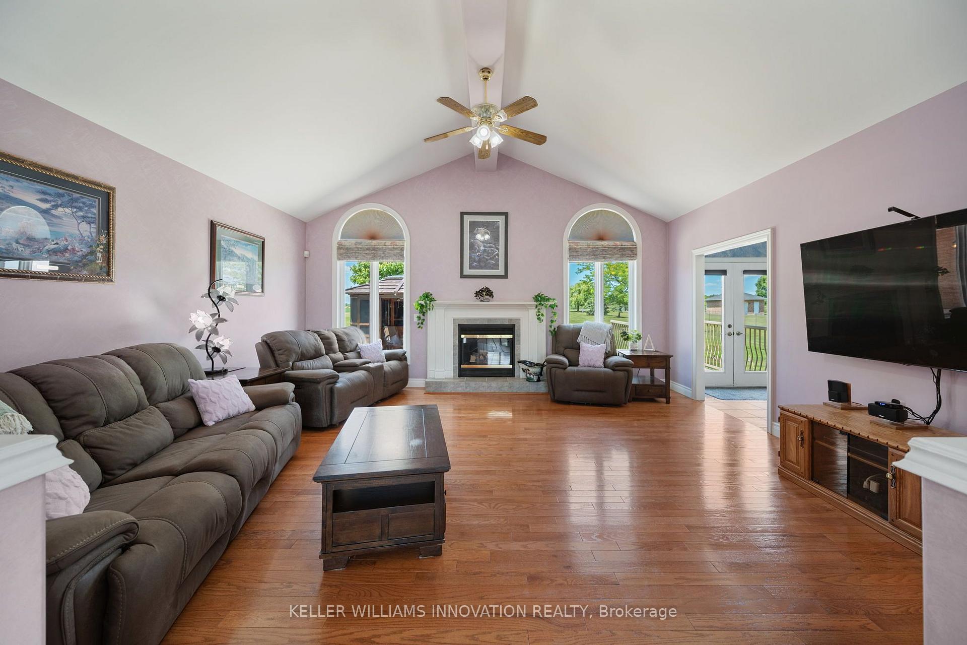 Photo 6 of 18 Featherstone Avenue, Haldimand — HOMEH