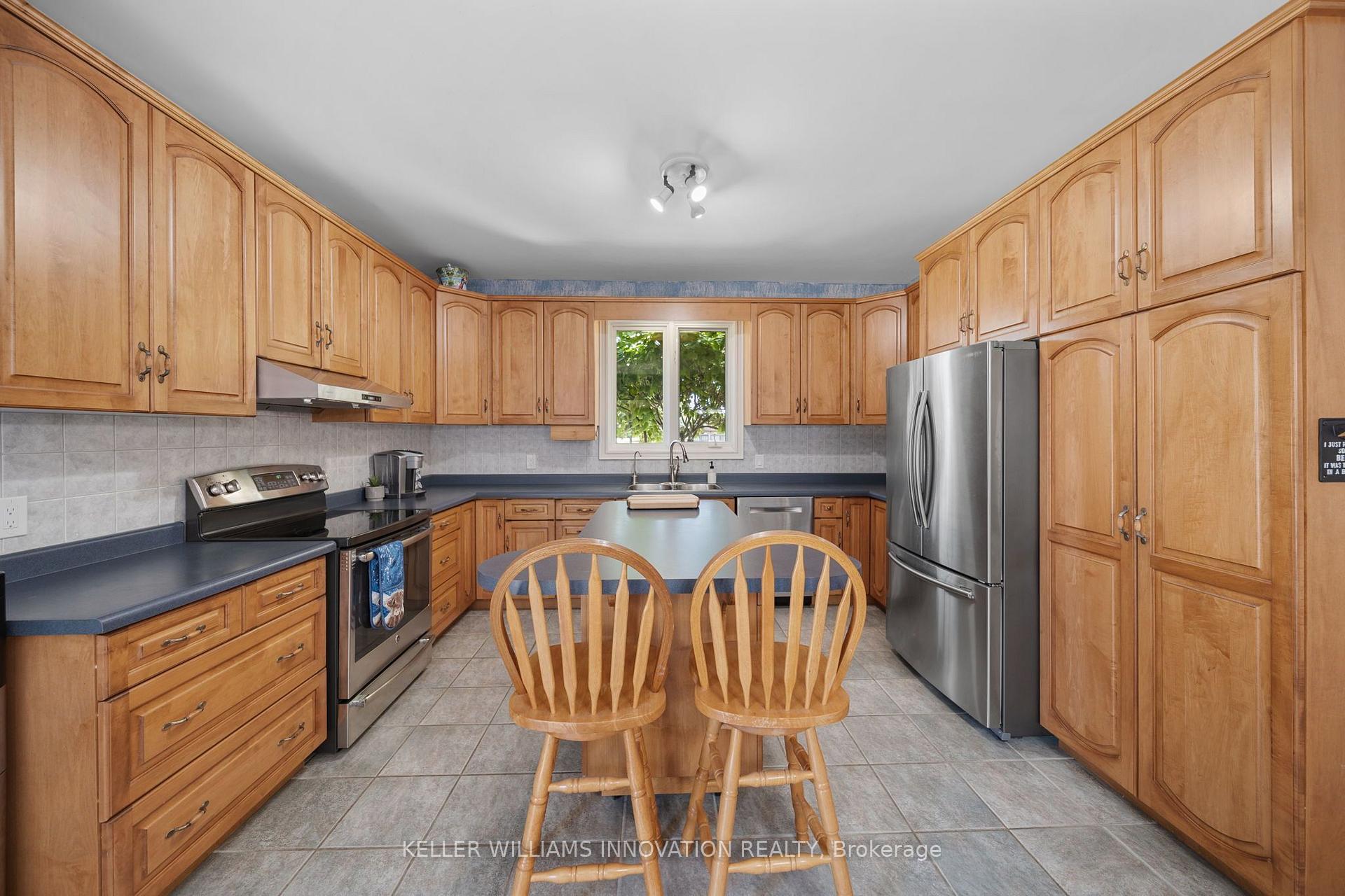 Photo 9 of 18 Featherstone Avenue, Haldimand — HOMEH