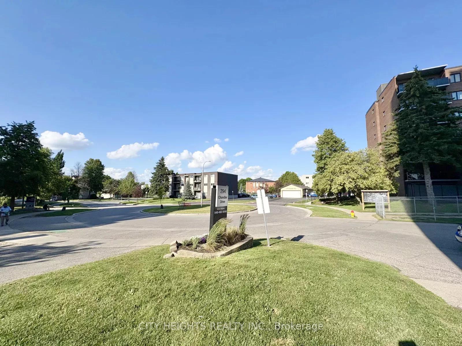 Photo 3 of Unit 1608, 294 Chandler Drive, Kitchener, Laurentian Hills — HOMEH