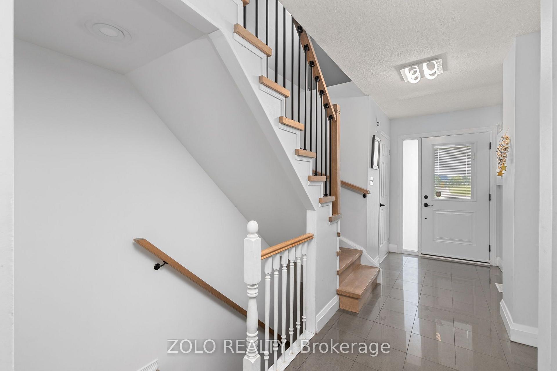 Photo 2 of 176 Fairwood Drive, Georgina, Keswick South — HOMEH