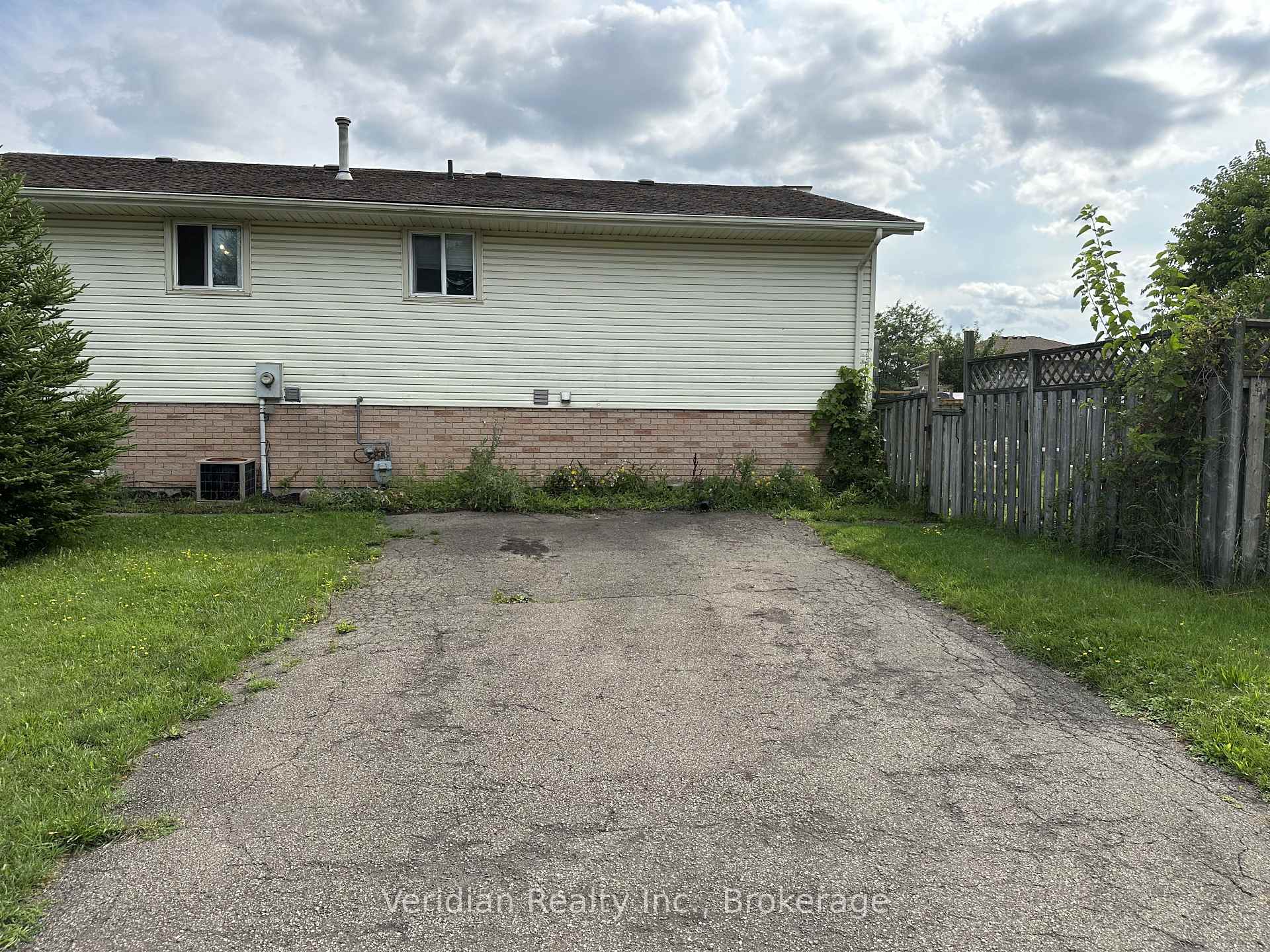 Photo 2 of 95 Northwood Drive, Welland, N. Welland — HOMEH