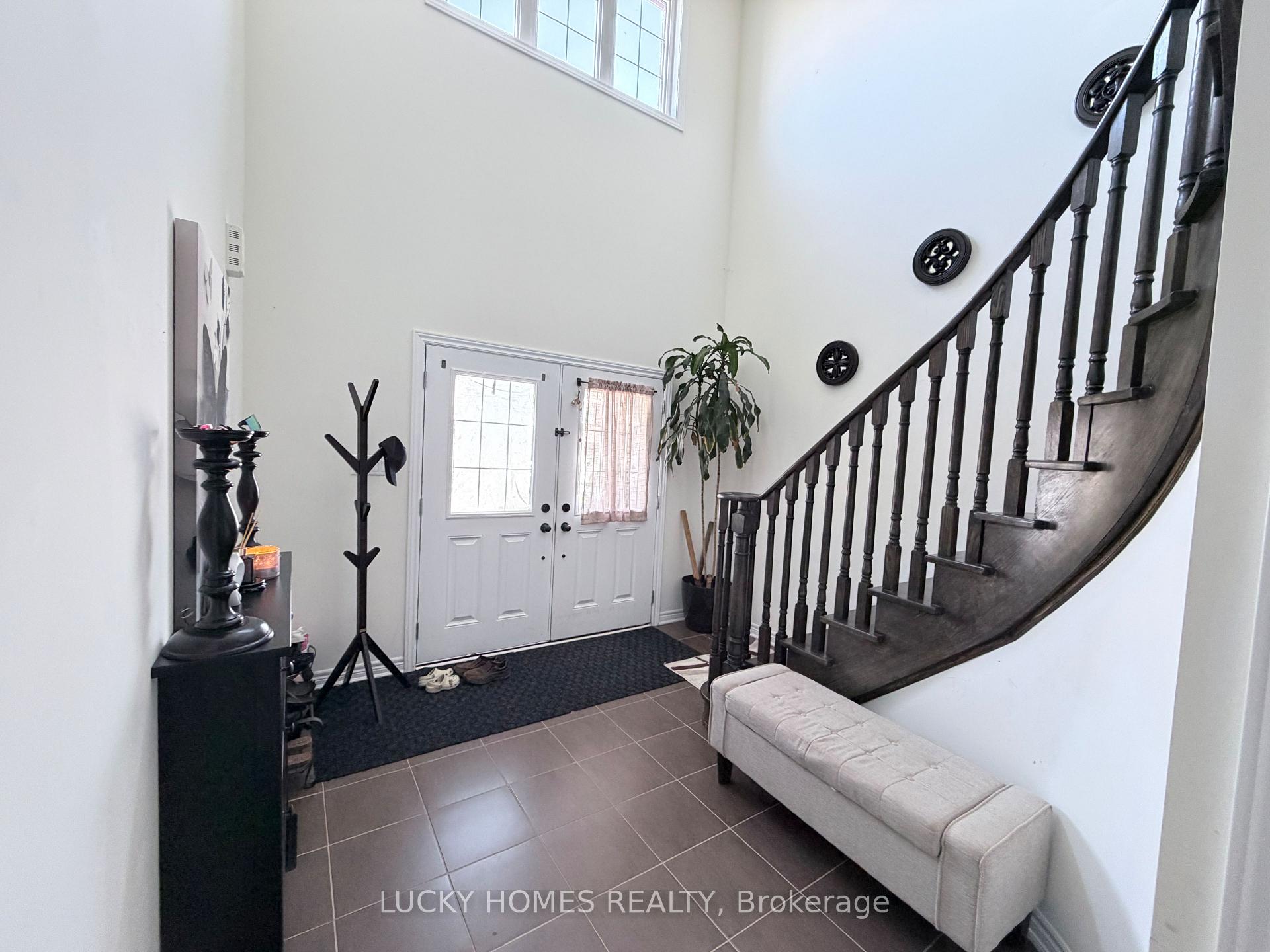 Photo 4 of 45 Jardine Street, Brock, Beaverton — HOMEH