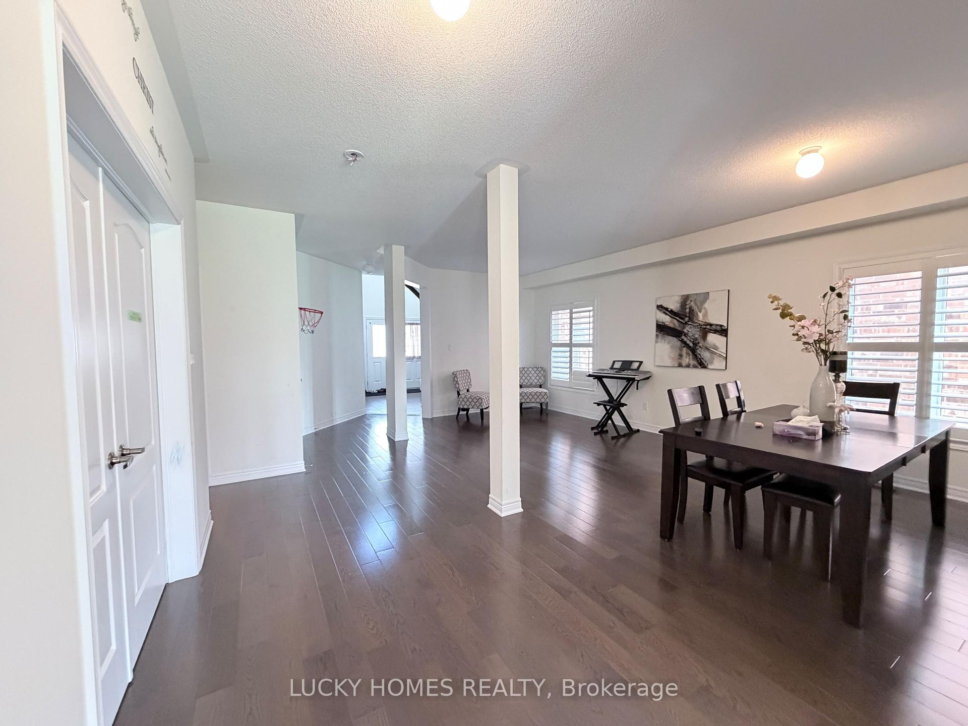Photo 8 of 45 Jardine Street, Brock, Beaverton — HOMEH