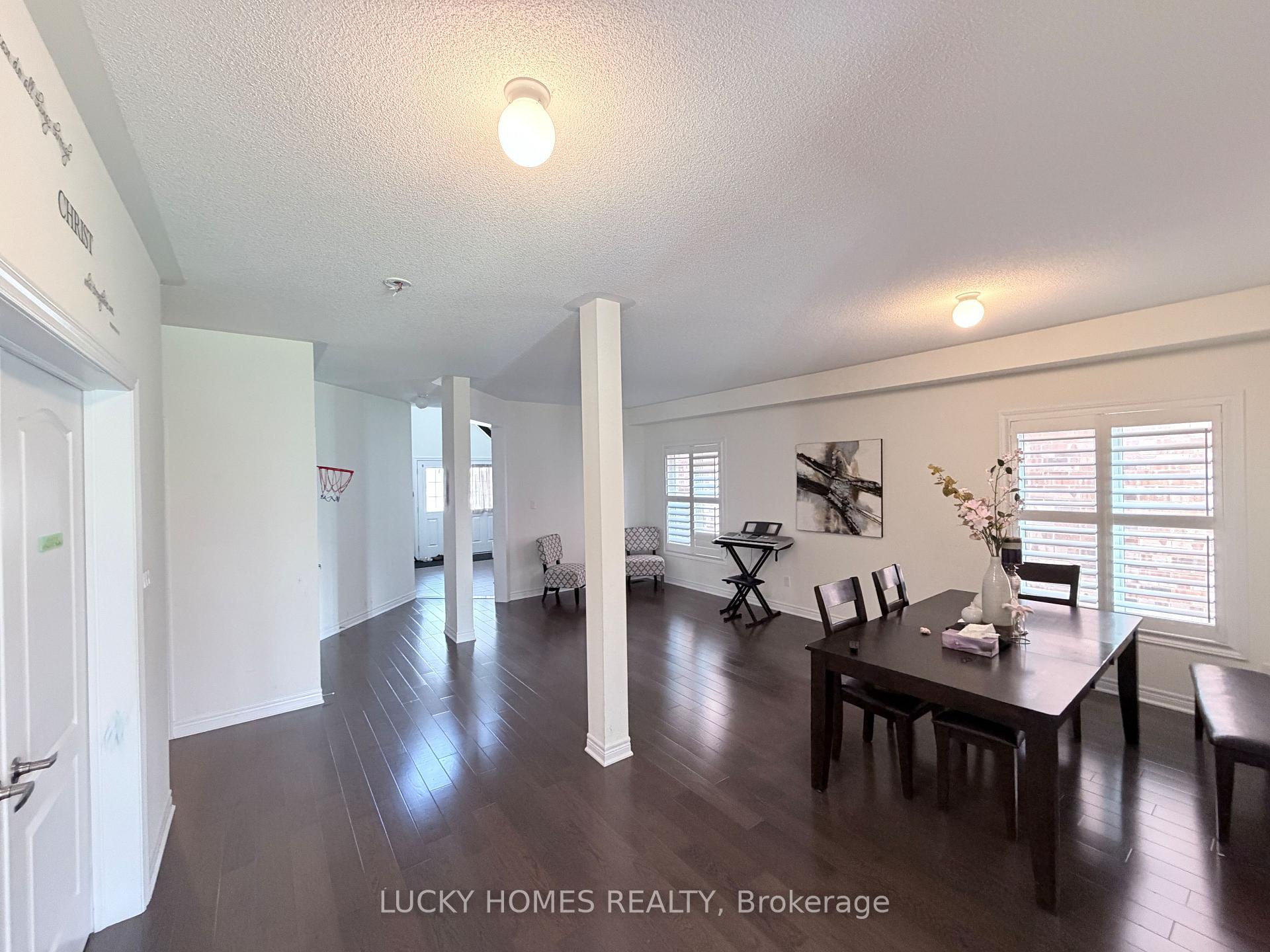 Photo 9 of 45 Jardine Street, Brock, Beaverton — HOMEH