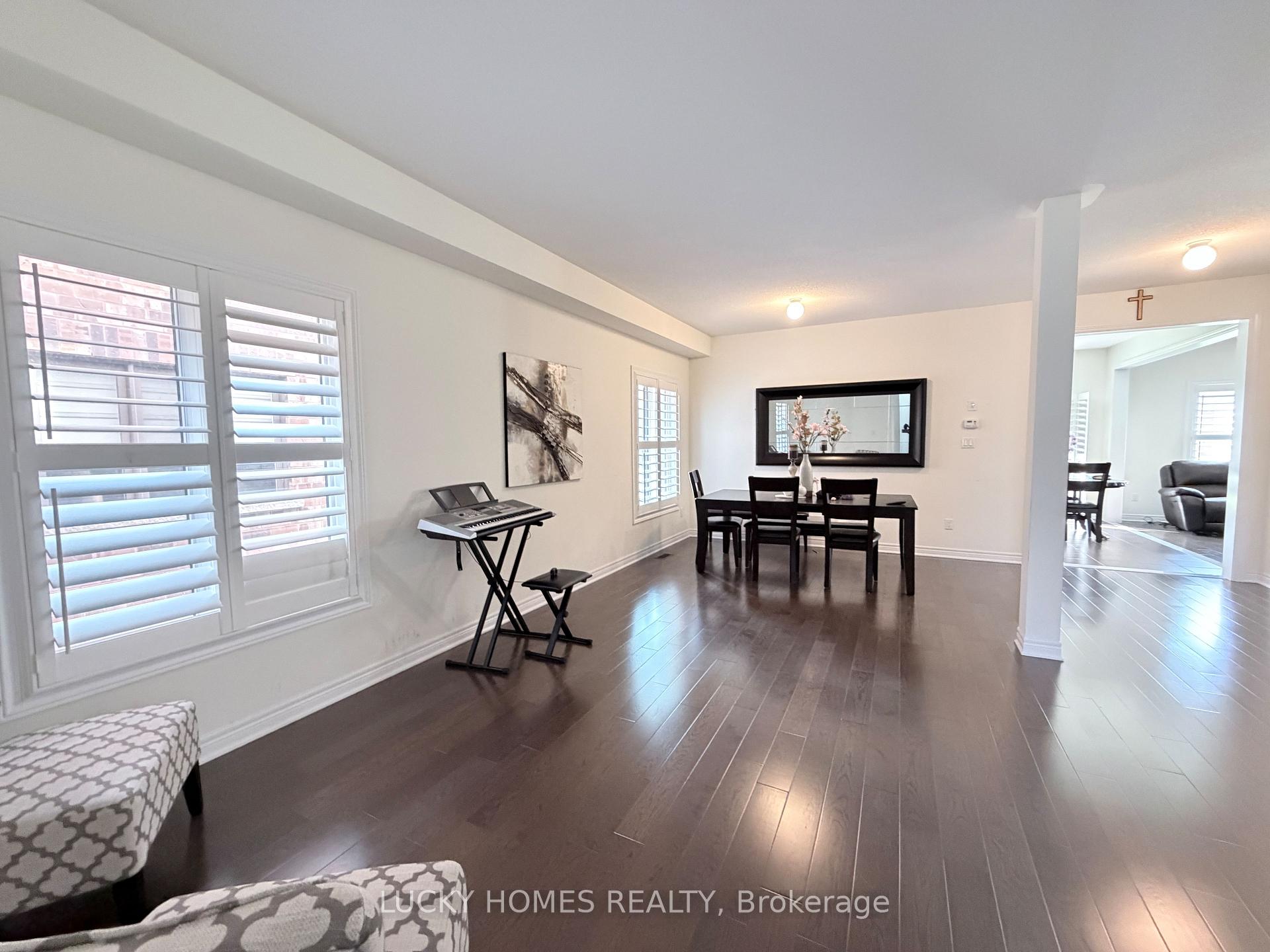 Photo 13 of 45 Jardine Street, Brock, Beaverton — HOMEH