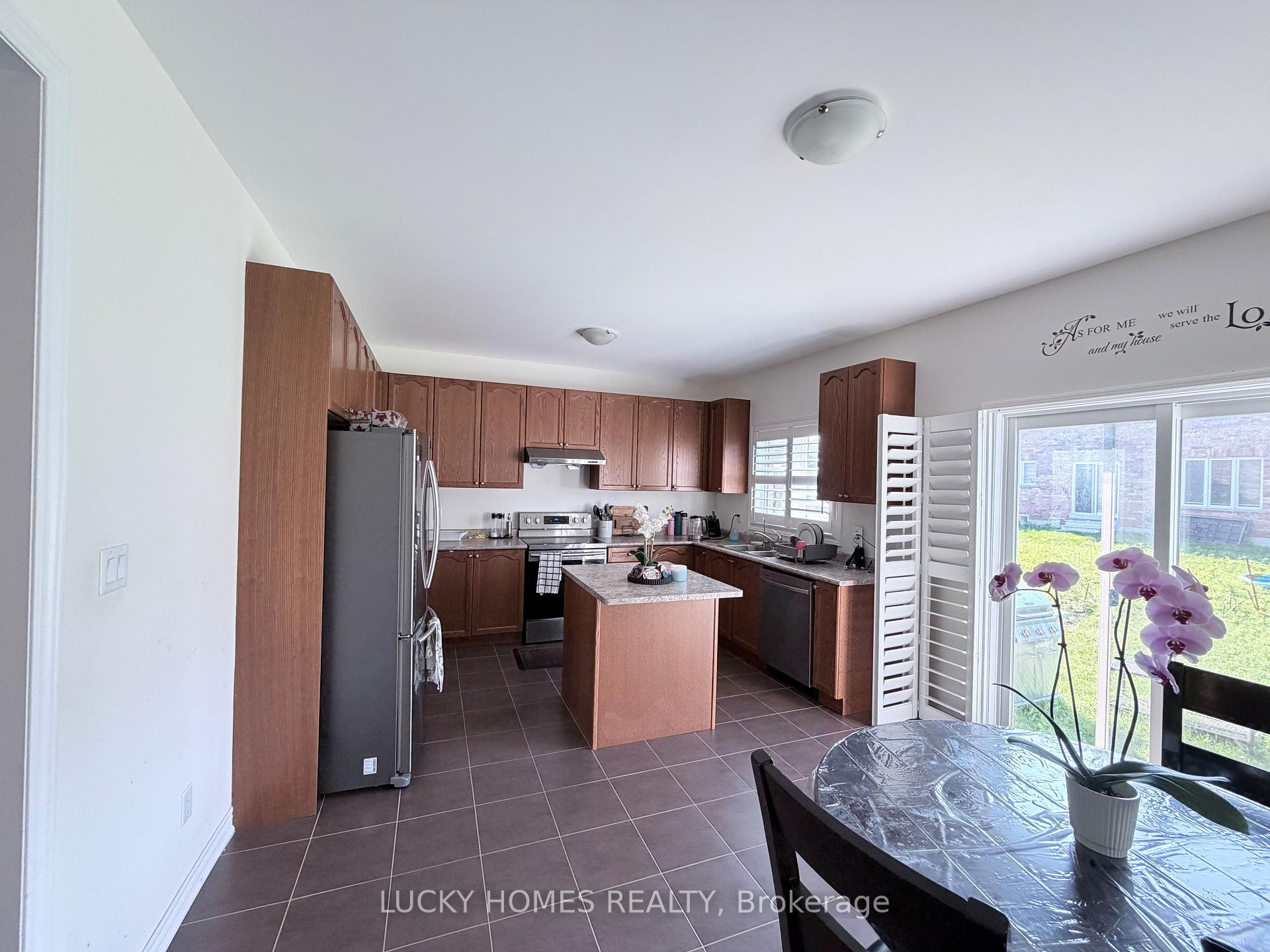 Photo 14 of 45 Jardine Street, Brock, Beaverton — HOMEH