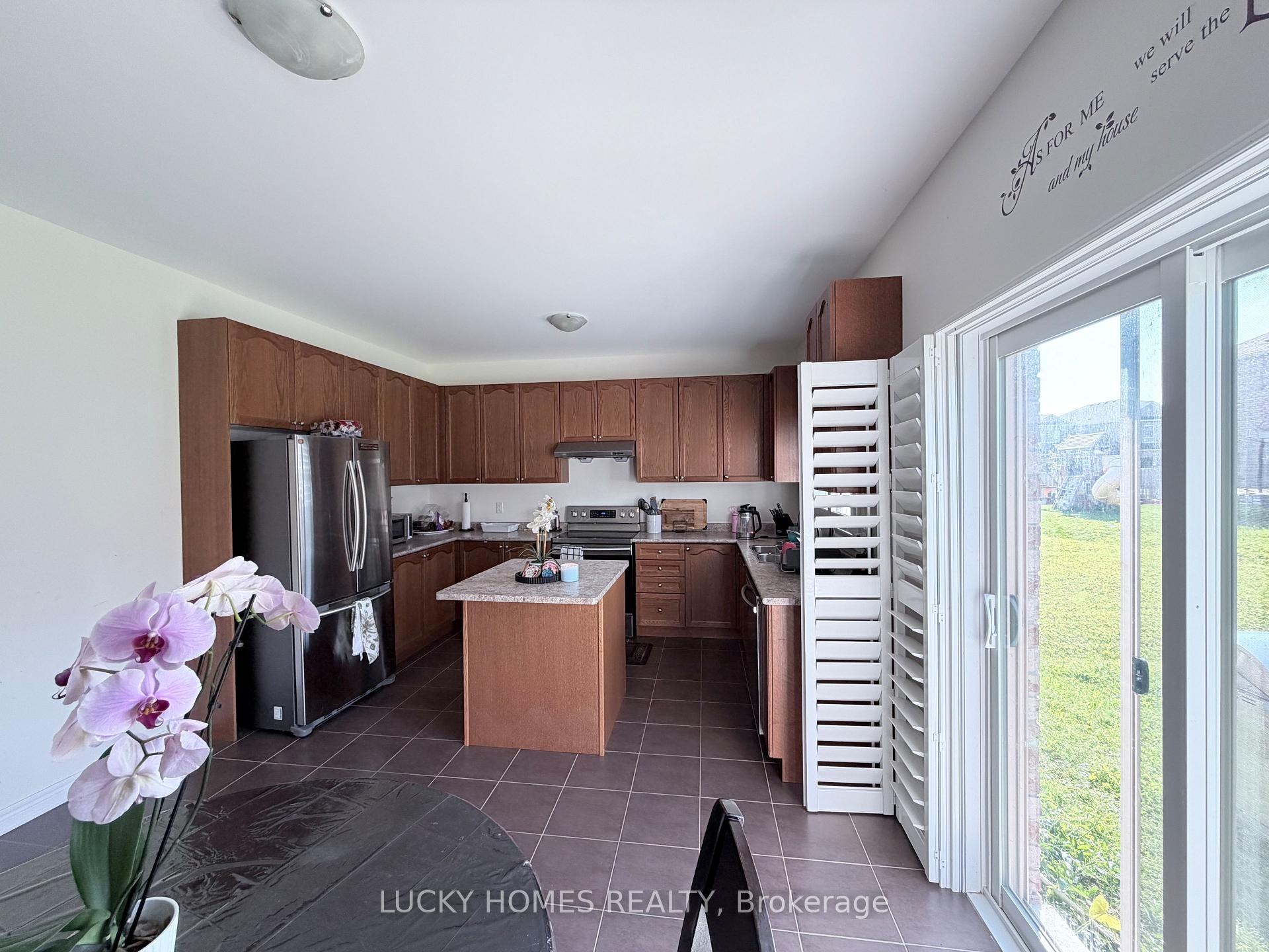 Photo 15 of 45 Jardine Street, Brock, Beaverton — HOMEH