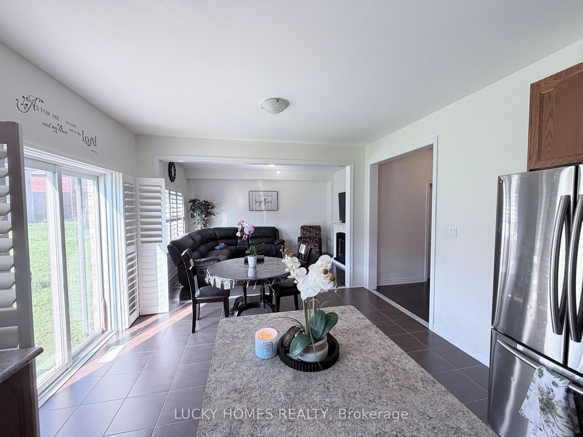 Photo 16 of 45 Jardine Street, Brock, Beaverton — HOMEH