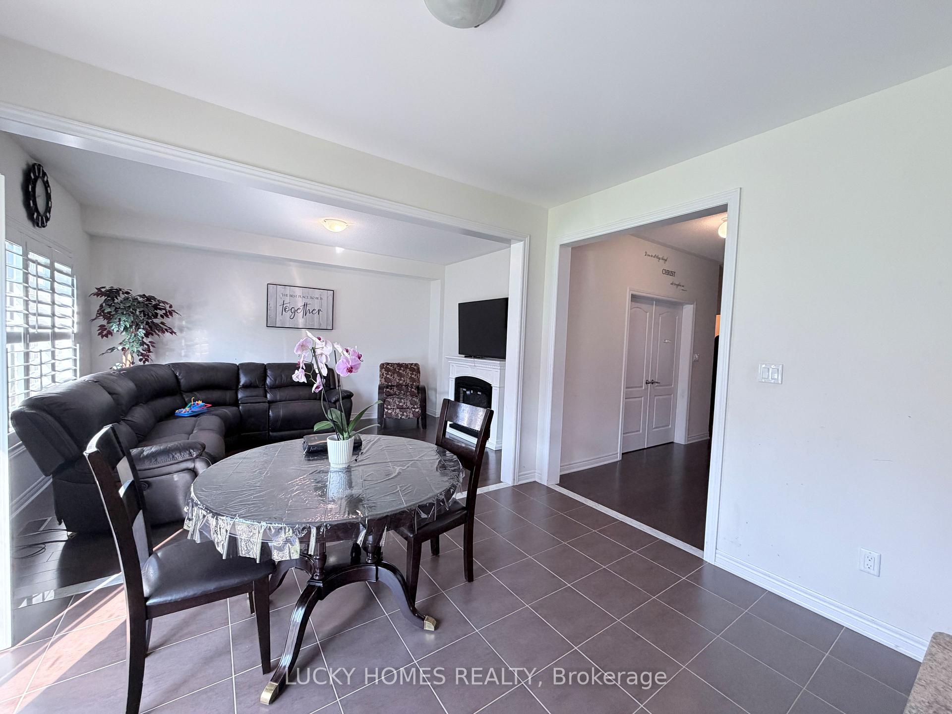 Photo 18 of 45 Jardine Street, Brock, Beaverton — HOMEH