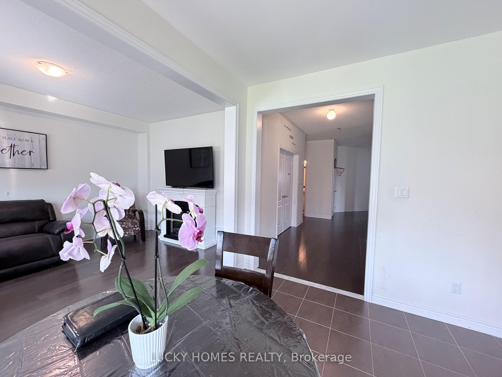 Photo 19 of 45 Jardine Street, Brock, Beaverton — HOMEH