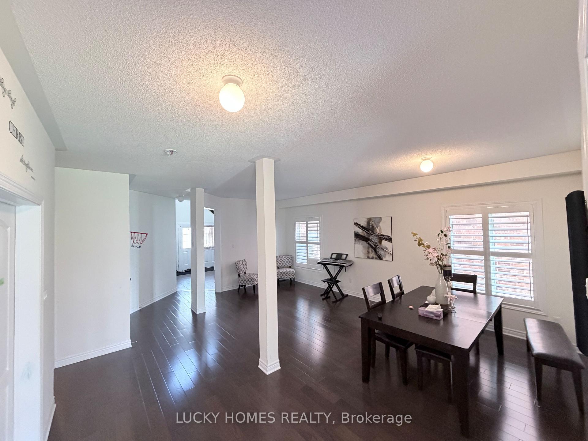 Photo 23 of 45 Jardine Street, Brock, Beaverton — HOMEH