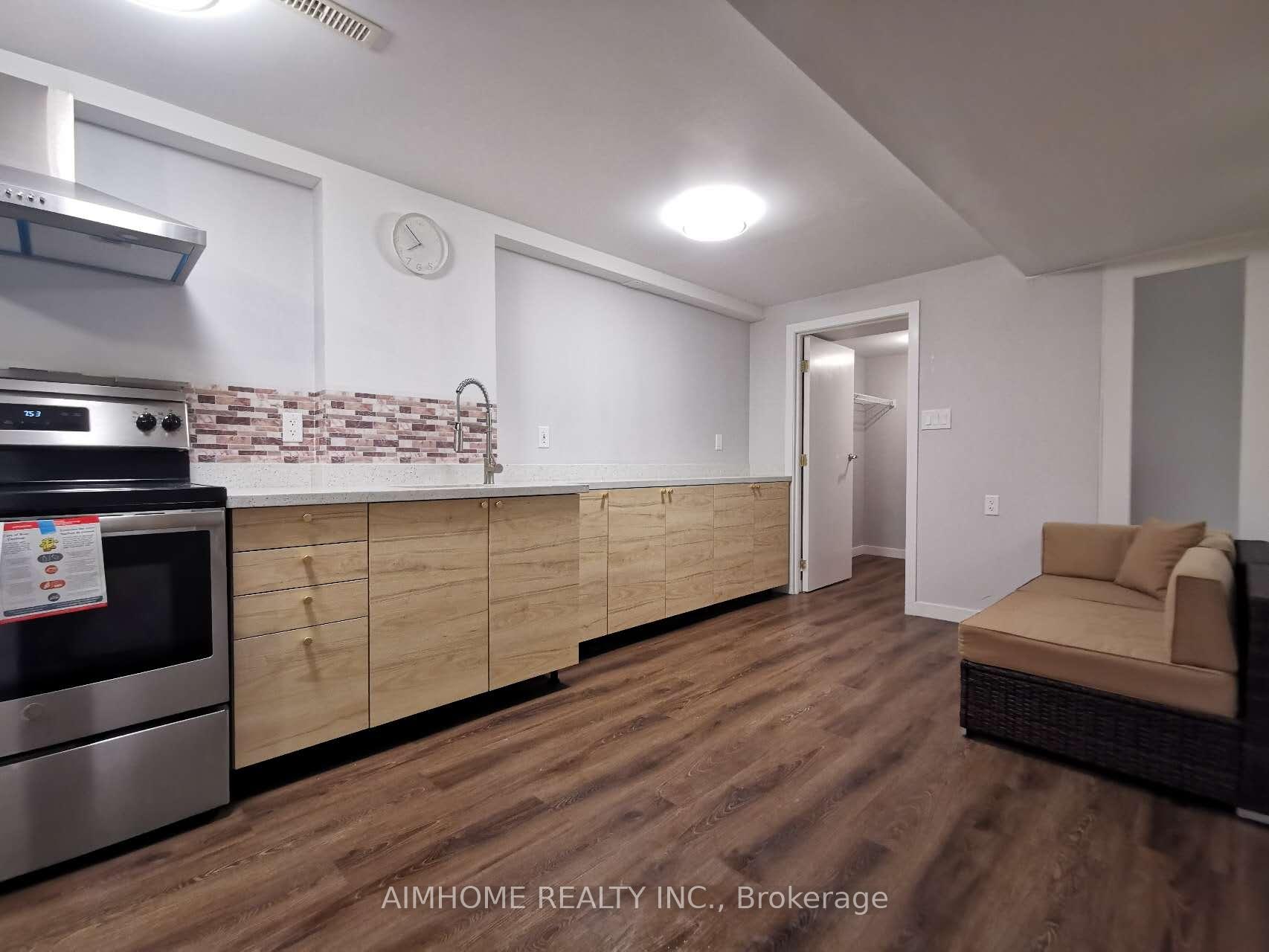 Photo 2 of 17 Boticelli Way, Vaughan, Vellore Village — HOMEH
