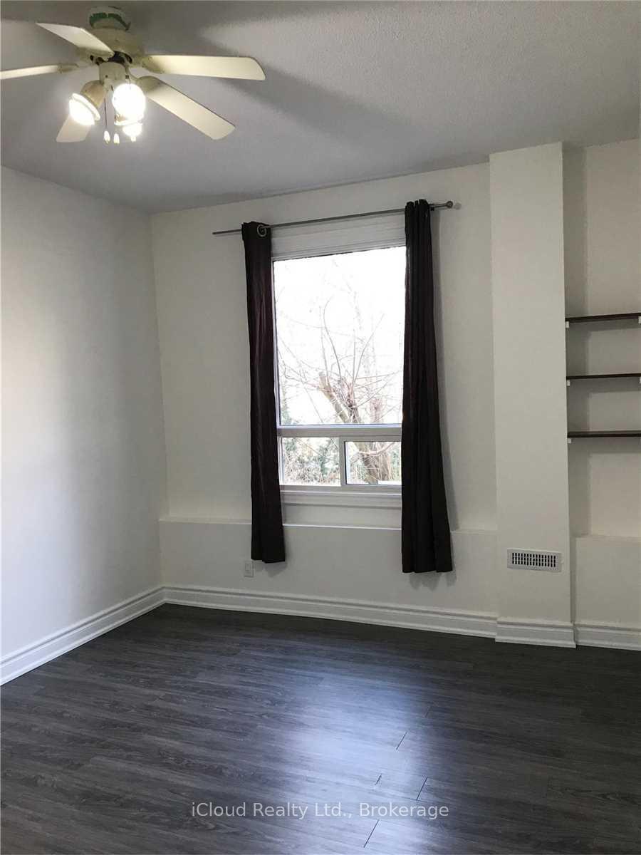 Photo 12 of 1449 Ithaca Court, Mississauga, Clarkson — HOMEH