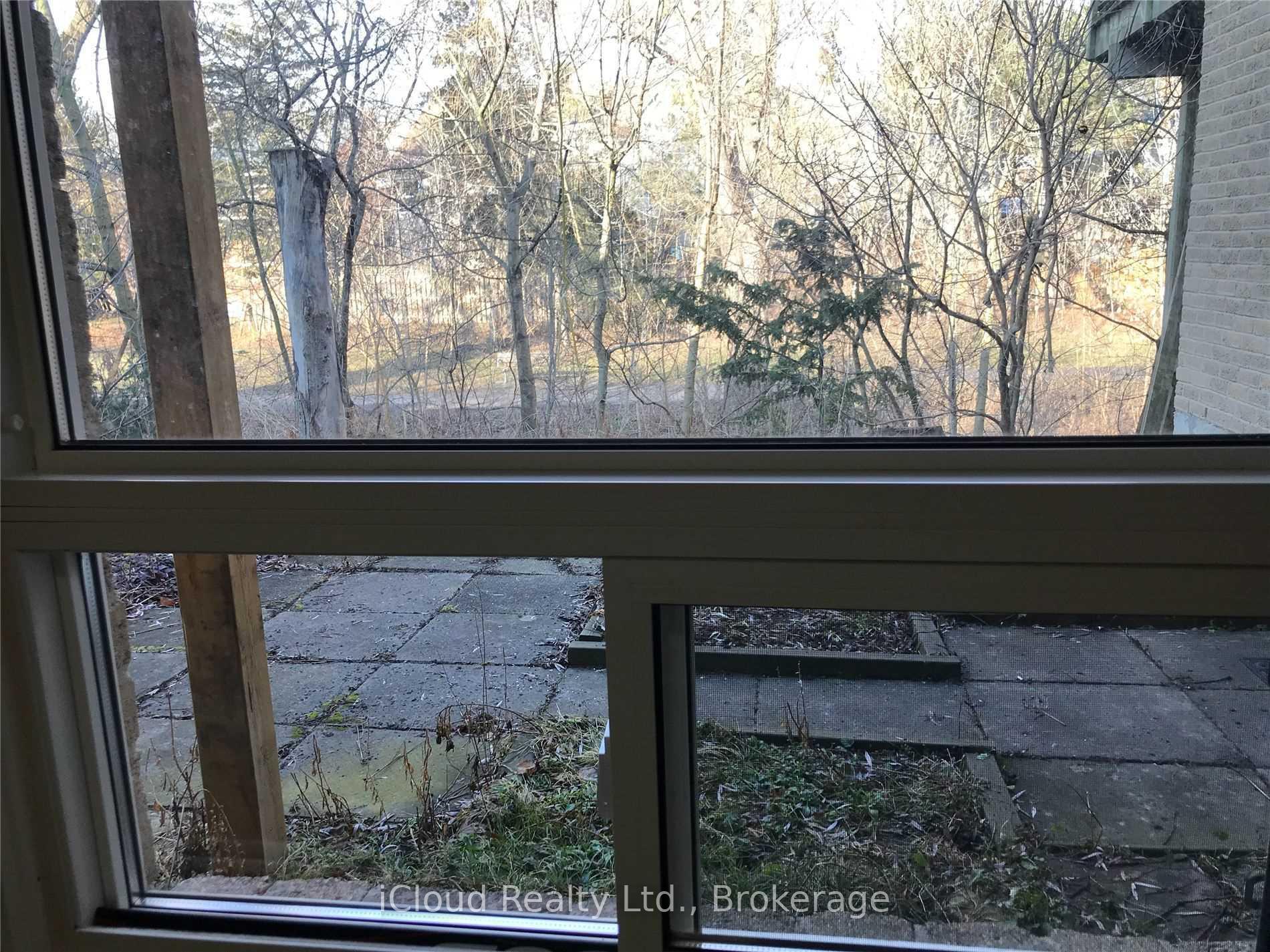 Photo 13 of 1449 Ithaca Court, Mississauga, Clarkson — HOMEH
