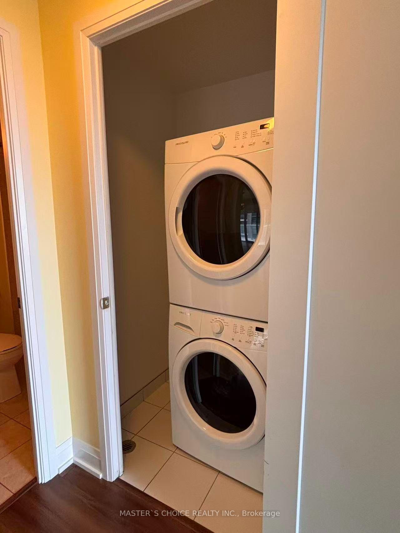 Photo 10 of Unit 704, 56 Annie Craig Drive, Etobicoke, Mimico — HOMEH