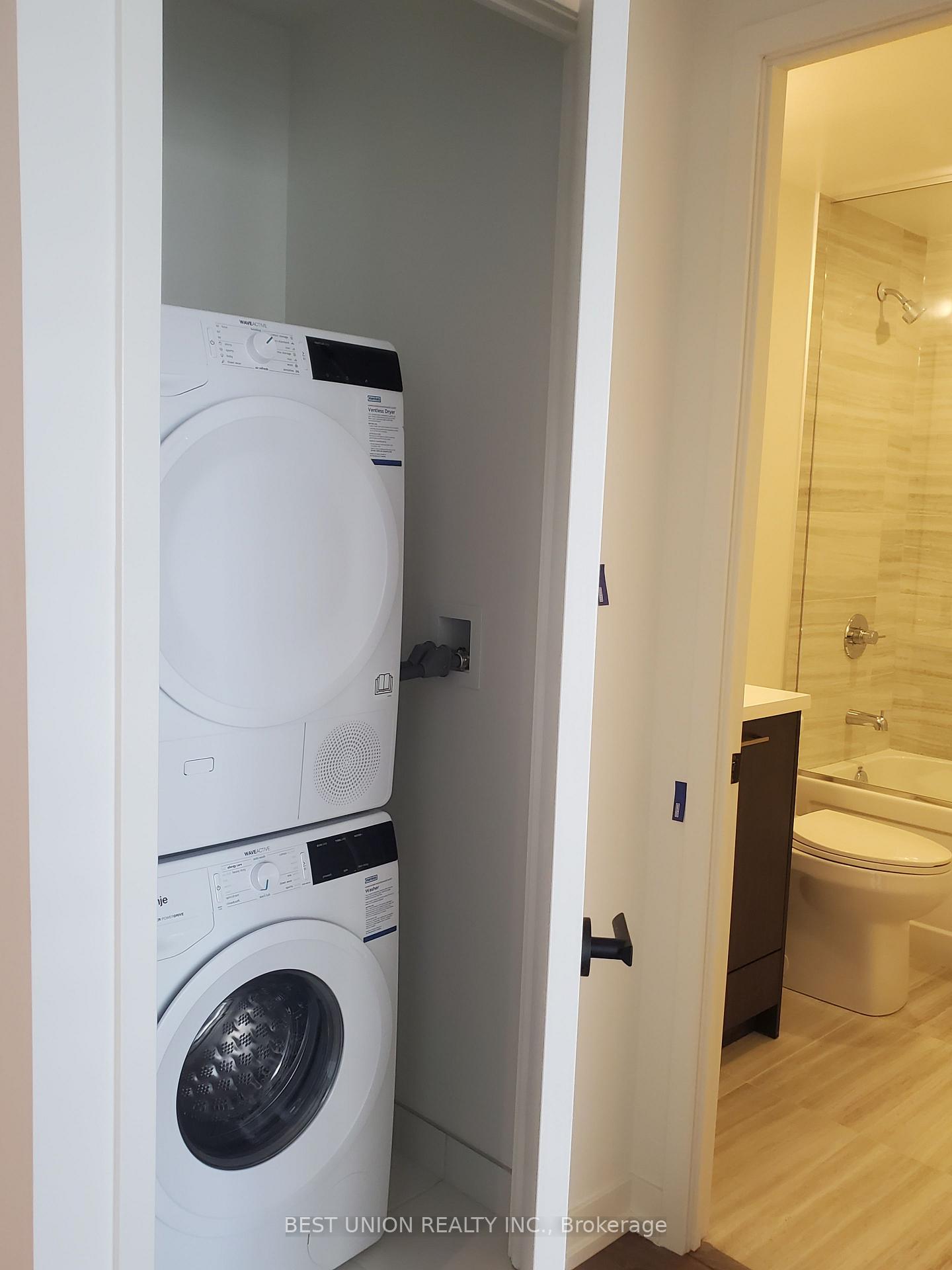 Photo 5 of Unit 2801, 28 Interchange Way, Vaughan, Vaughan Corporate Centre — HOMEH