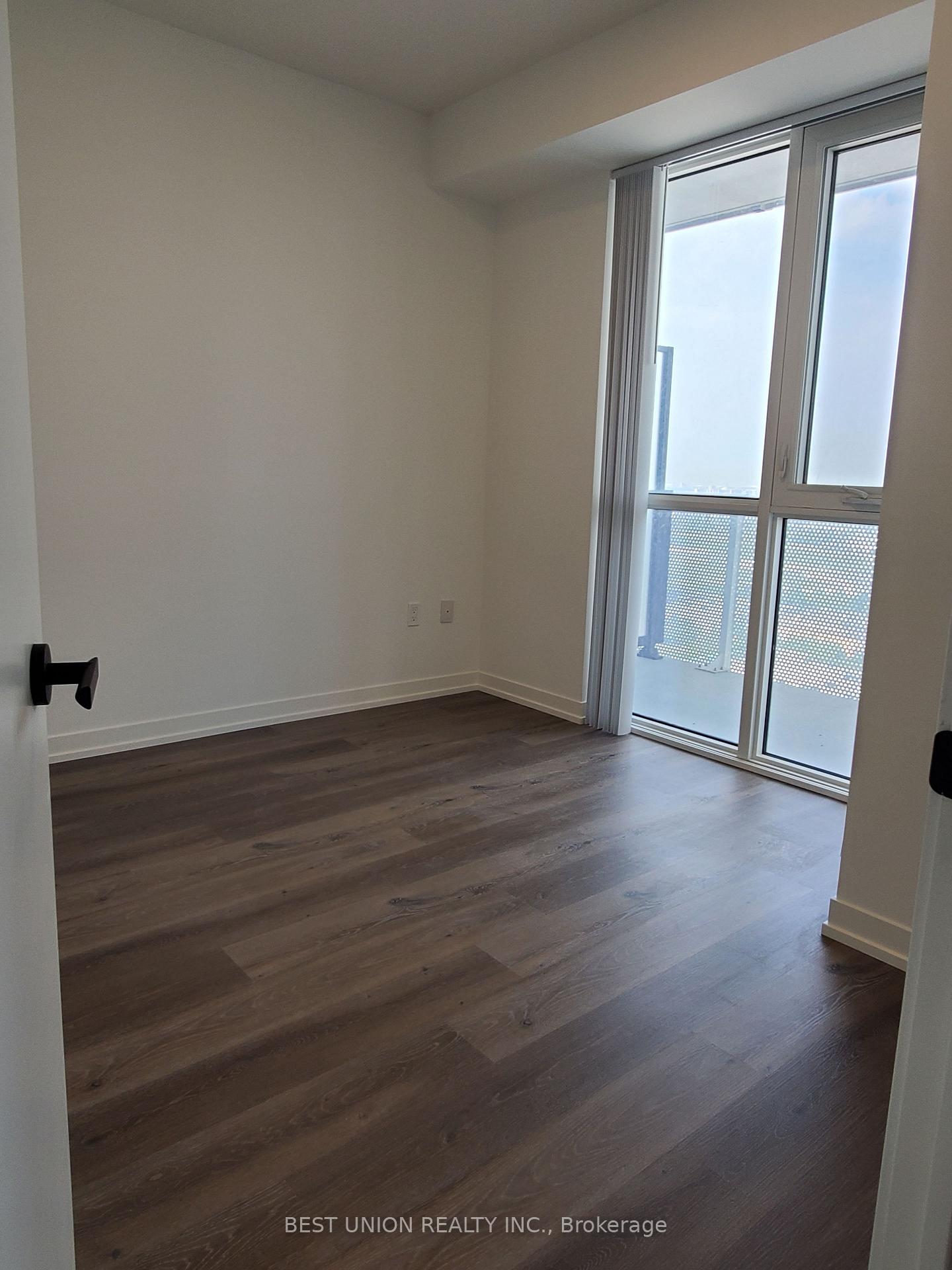 Photo 8 of Unit 2801, 28 Interchange Way, Vaughan, Vaughan Corporate Centre — HOMEH