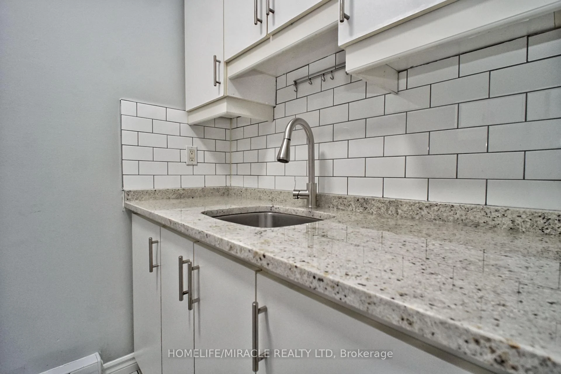 Photo 10 of Unit 14, 119 Cedar Street S, Kitchener, Cedar Hill — HOMEH