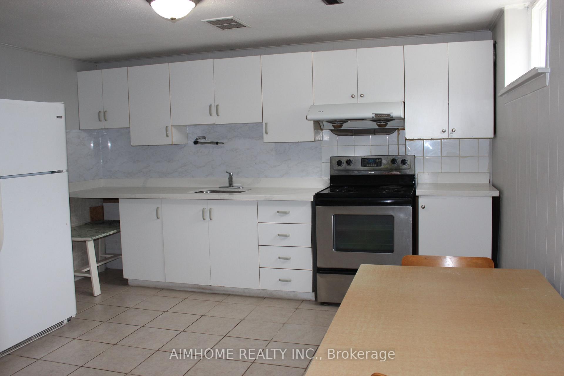 Photo 4 of Unit Lower, 40 Hepscott Terrace, Scarborough, L'Amoreaux — HOMEH