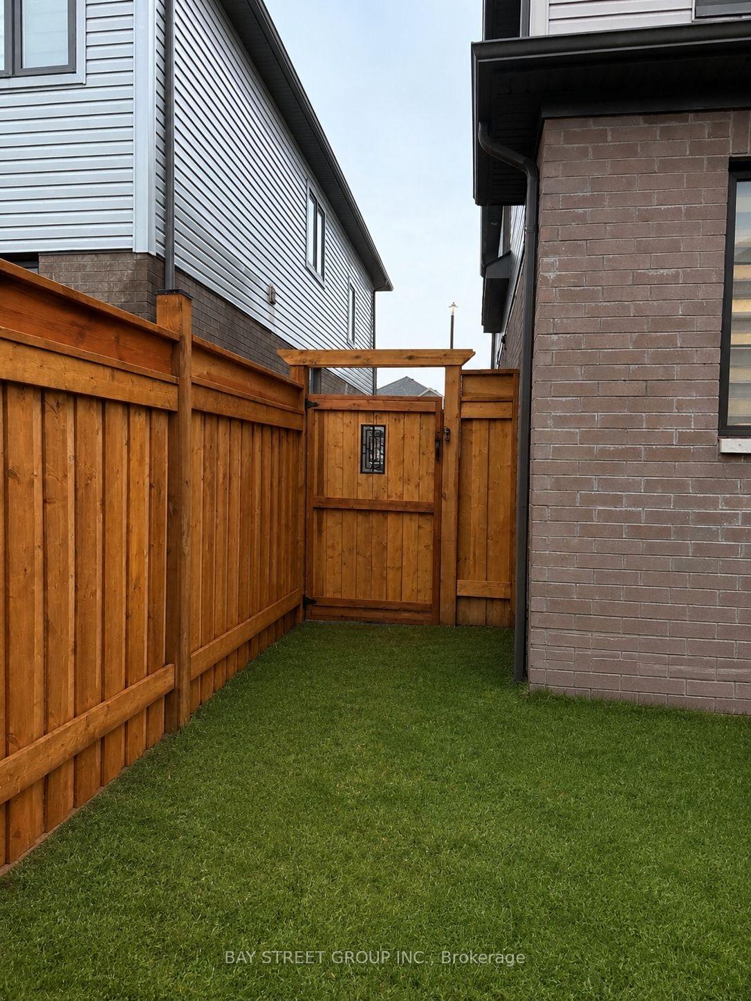 Photo 19 of Unit Upper Floor, 163 Terry Fox Drive Road, Barrie, Rural Barrie Southeast — HOMEH