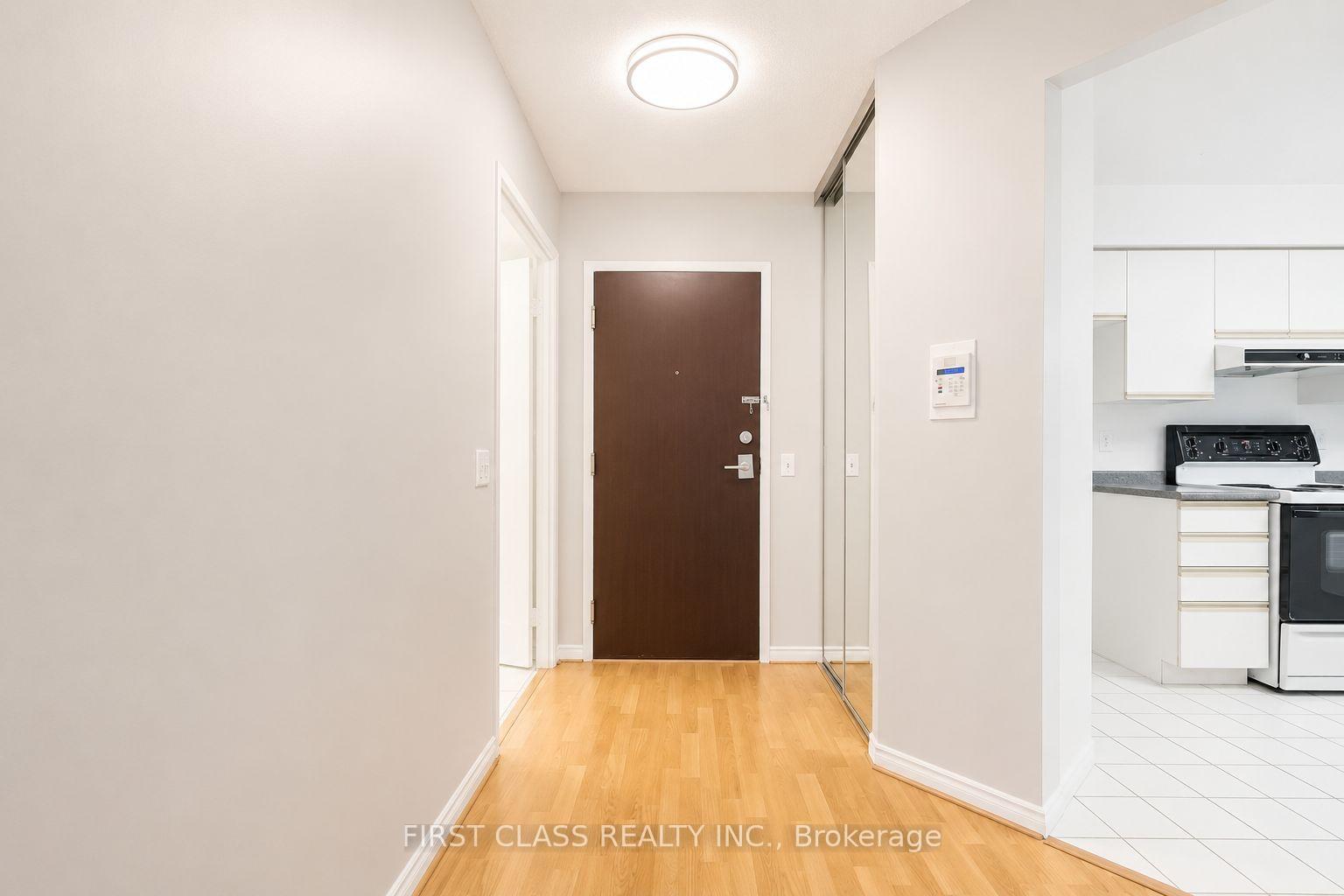 Photo 5 of Unit 106, 91 Townsgate Drive, Vaughan, Crestwood-Springfarm-Yorkhill — HOMEH