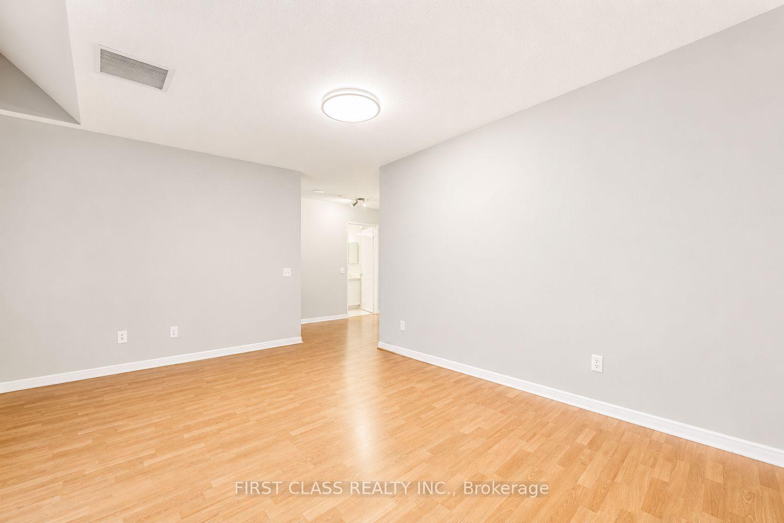 Photo 12 of Unit 106, 91 Townsgate Drive, Vaughan, Crestwood-Springfarm-Yorkhill — HOMEH