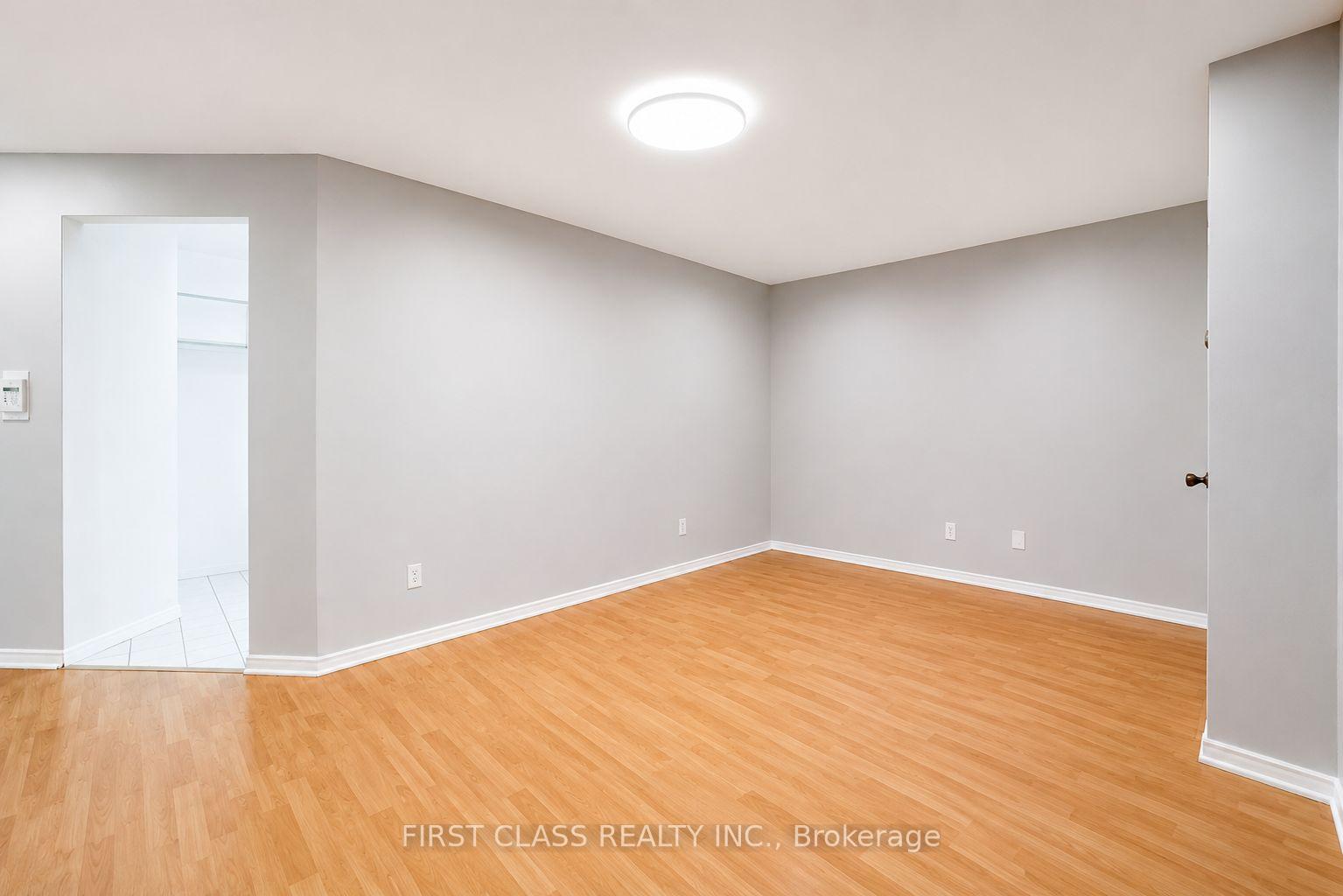 Photo 13 of Unit 106, 91 Townsgate Drive, Vaughan, Crestwood-Springfarm-Yorkhill — HOMEH