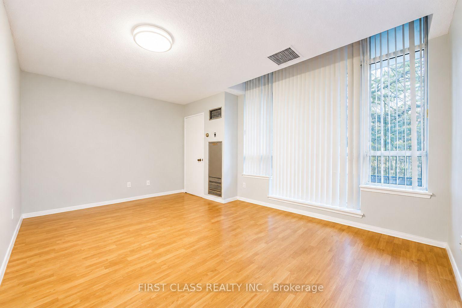 Photo 14 of Unit 106, 91 Townsgate Drive, Vaughan, Crestwood-Springfarm-Yorkhill — HOMEH