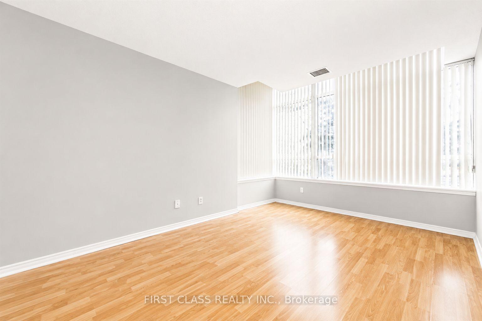 Photo 15 of Unit 106, 91 Townsgate Drive, Vaughan, Crestwood-Springfarm-Yorkhill — HOMEH