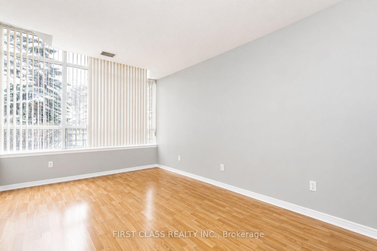 Photo 17 of Unit 106, 91 Townsgate Drive, Vaughan, Crestwood-Springfarm-Yorkhill — HOMEH
