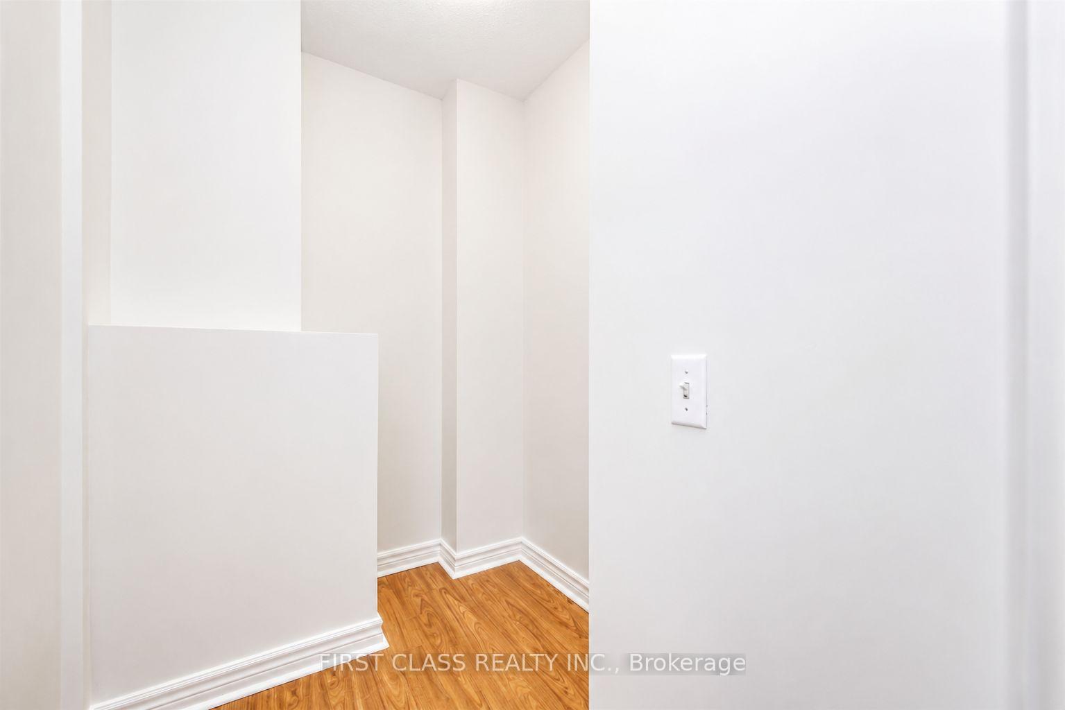 Photo 22 of Unit 106, 91 Townsgate Drive, Vaughan, Crestwood-Springfarm-Yorkhill — HOMEH