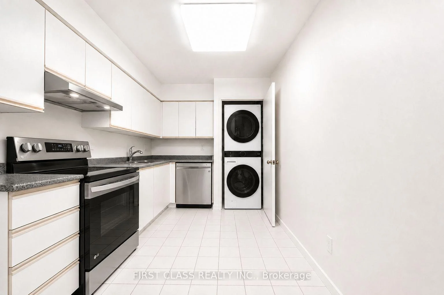 Photo 9 of Unit 106, 91 Townsgate Drive, Vaughan, Crestwood-Springfarm-Yorkhill — HOMEH