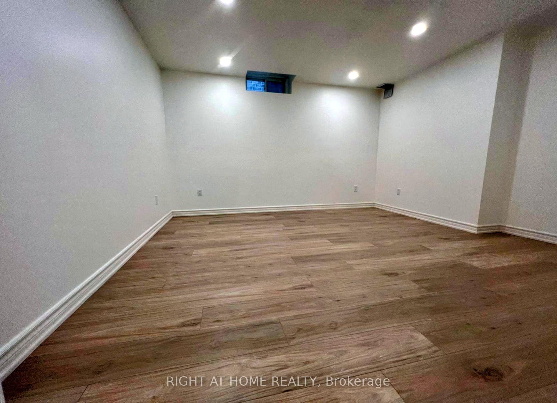 Photo 9 of 99 Ascalon Drive, Vaughan, Patterson — HOMEH