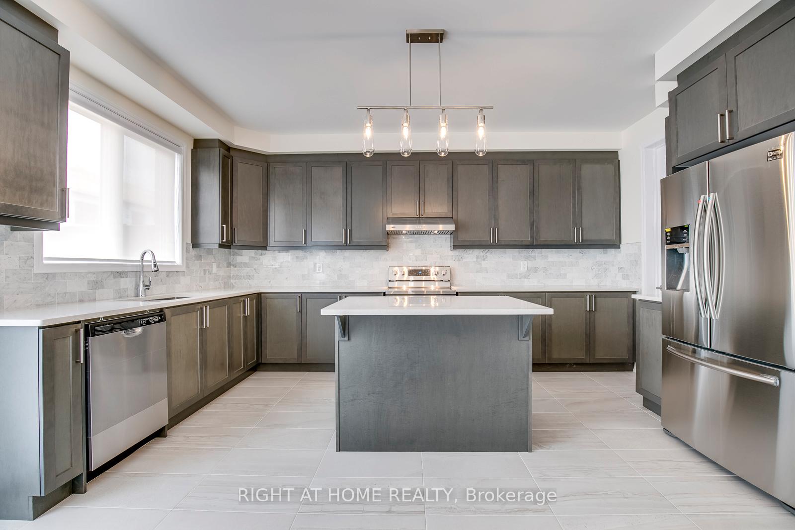 Photo 5 of 3329 Vardon Way, Oakville, Glenorchy — HOMEH