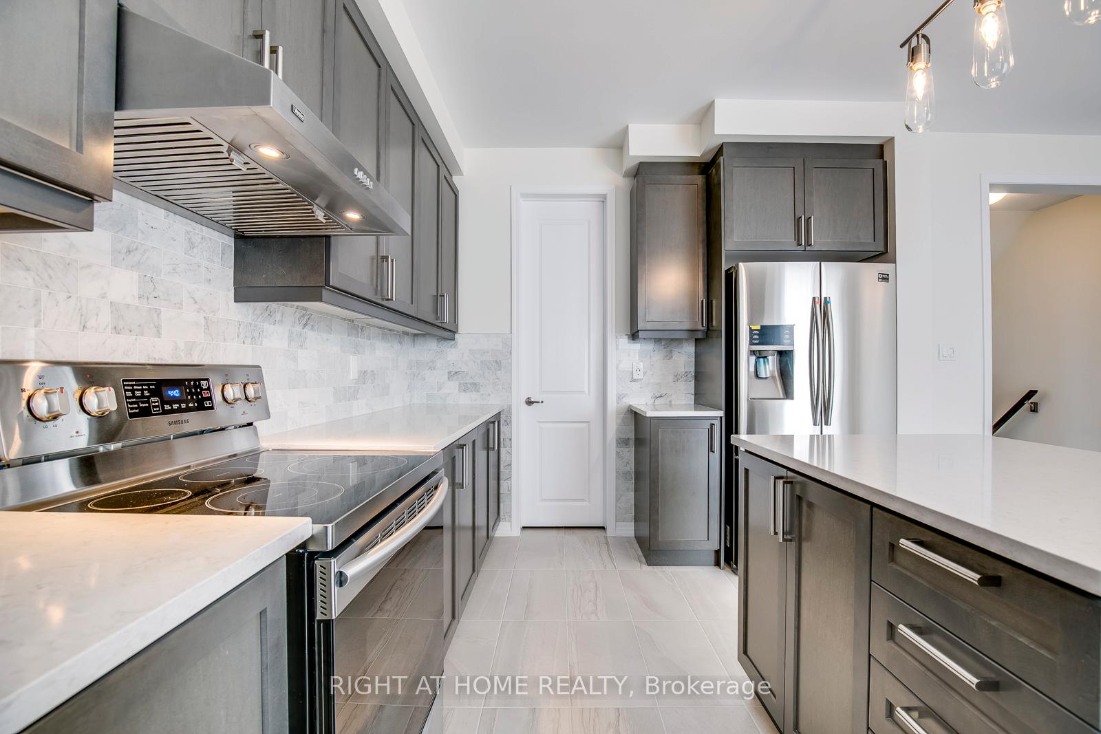 Photo 9 of 3329 Vardon Way, Oakville, Glenorchy — HOMEH