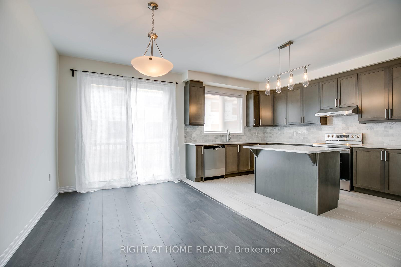 Photo 12 of 3329 Vardon Way, Oakville, Glenorchy — HOMEH