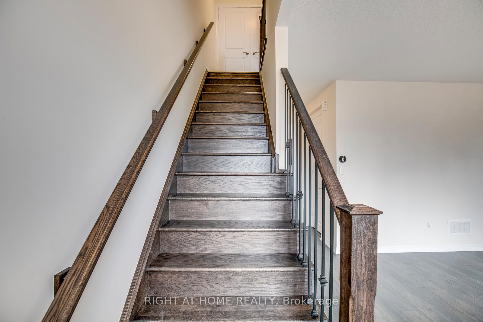 Photo 18 of 3329 Vardon Way, Oakville, Glenorchy — HOMEH