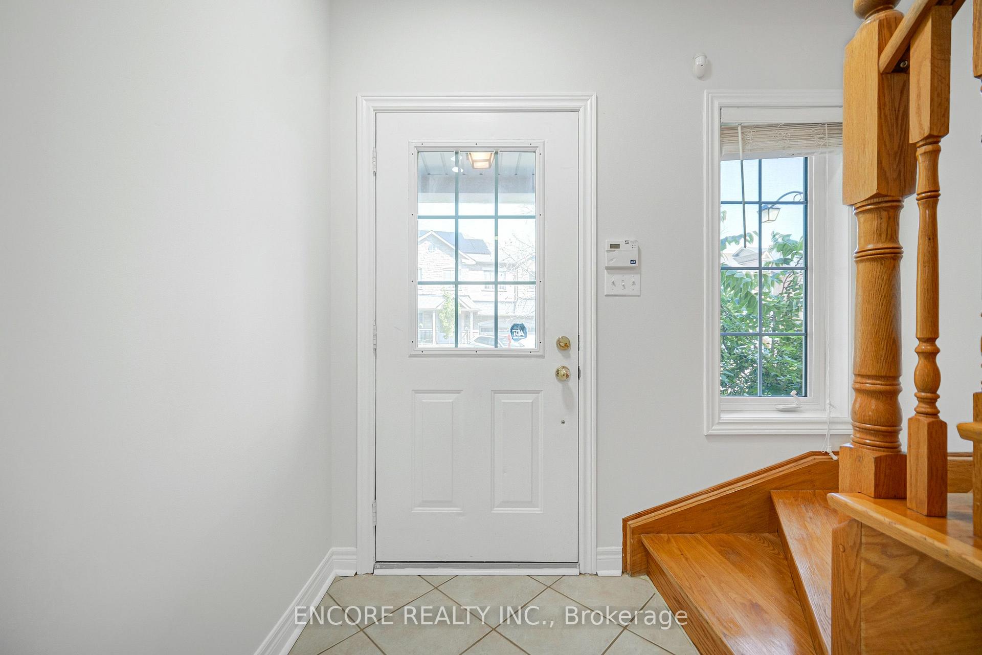 Photo 3 of 34 John Gary Drive, Markham, Village Green-South Unionville — HOMEH