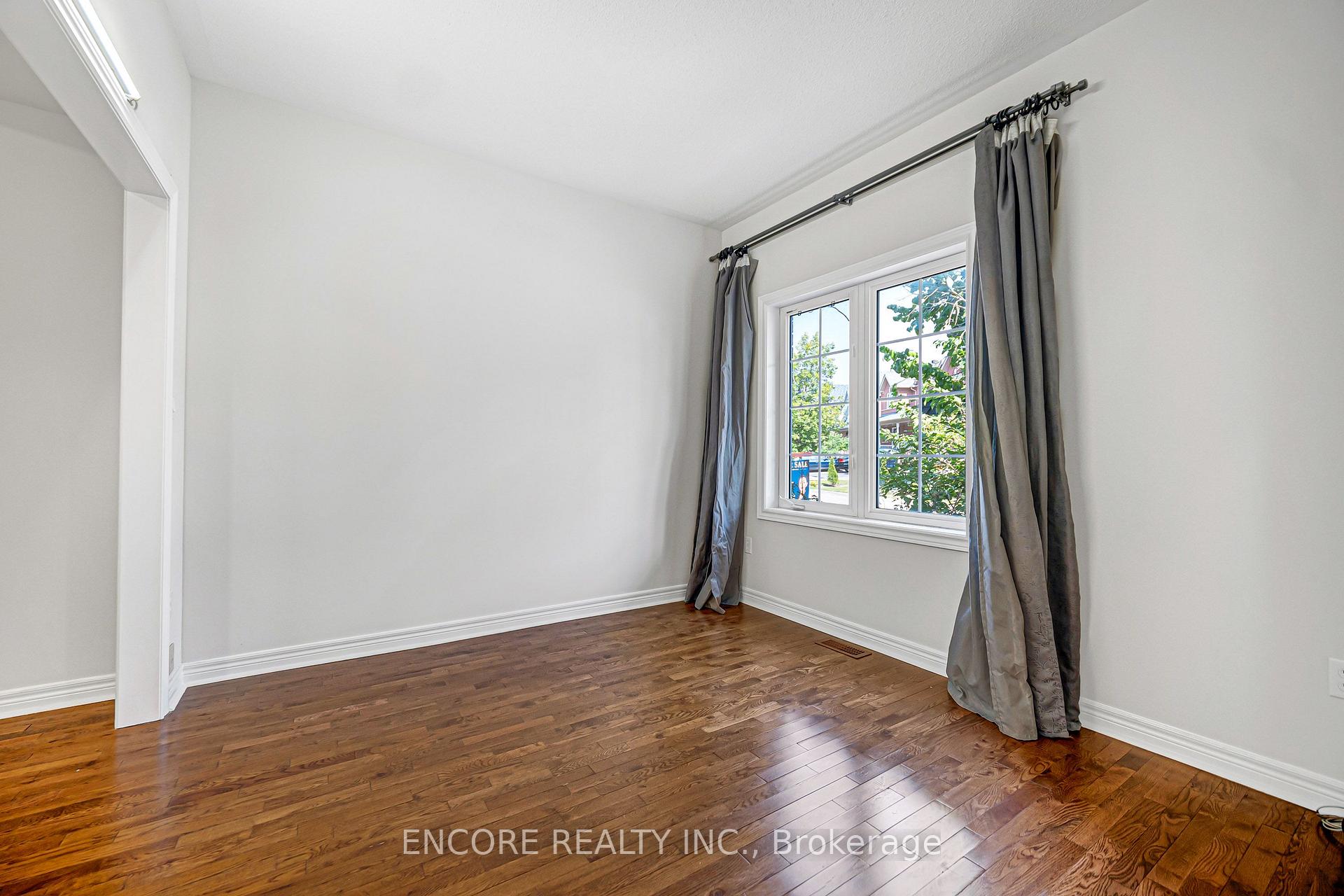 Photo 5 of 34 John Gary Drive, Markham, Village Green-South Unionville — HOMEH
