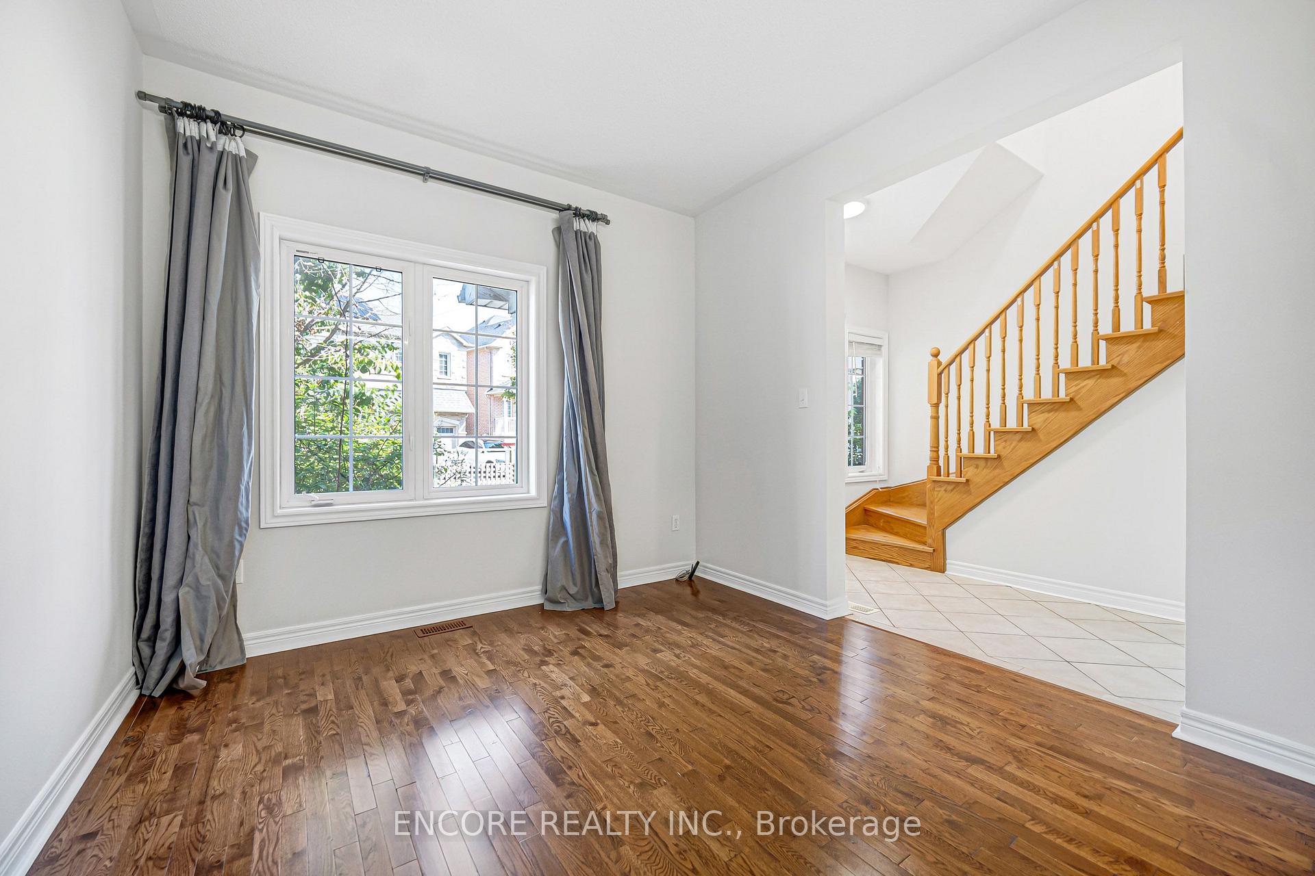 Photo 6 of 34 John Gary Drive, Markham, Village Green-South Unionville — HOMEH