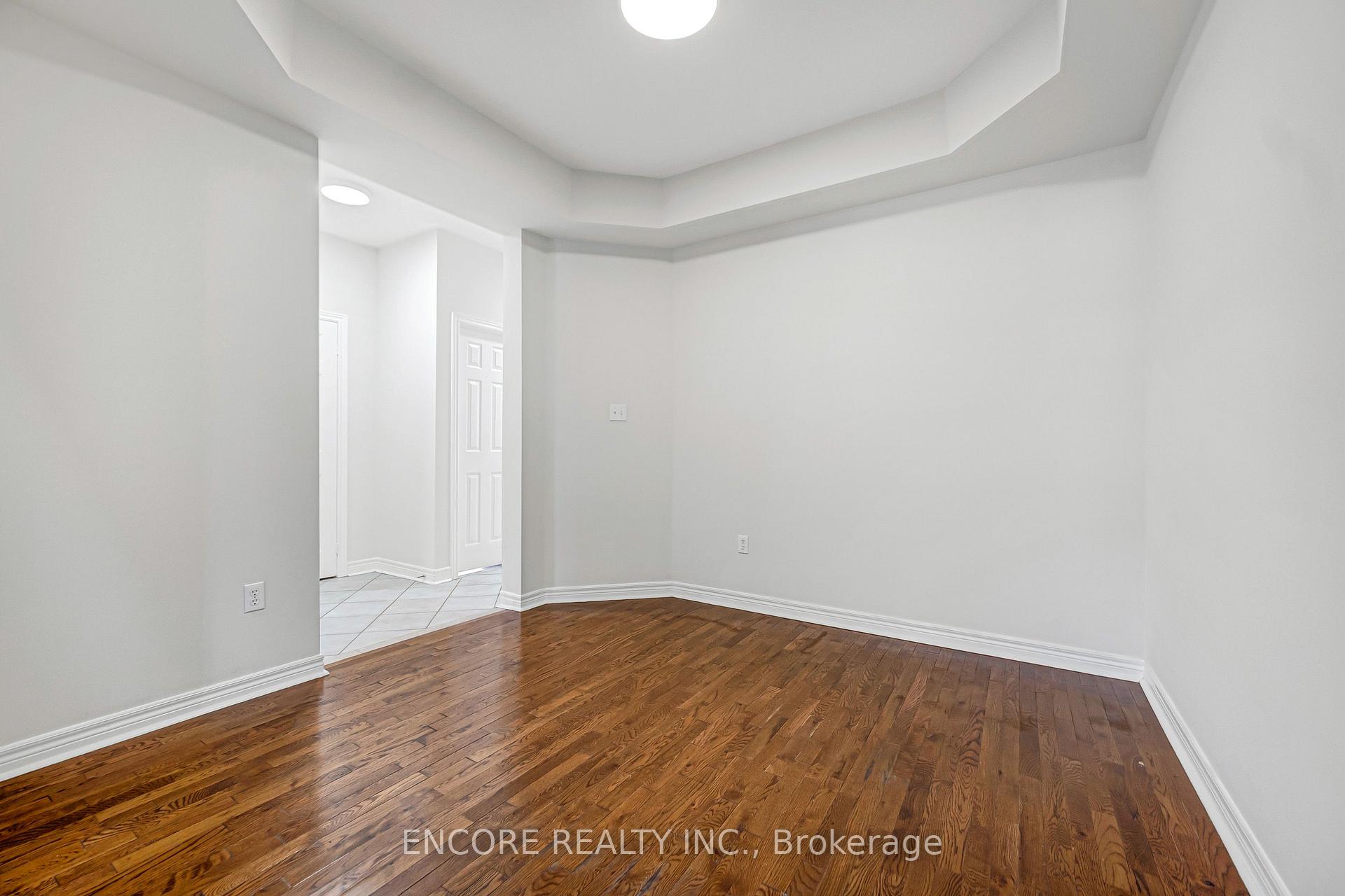 Photo 7 of 34 John Gary Drive, Markham, Village Green-South Unionville — HOMEH