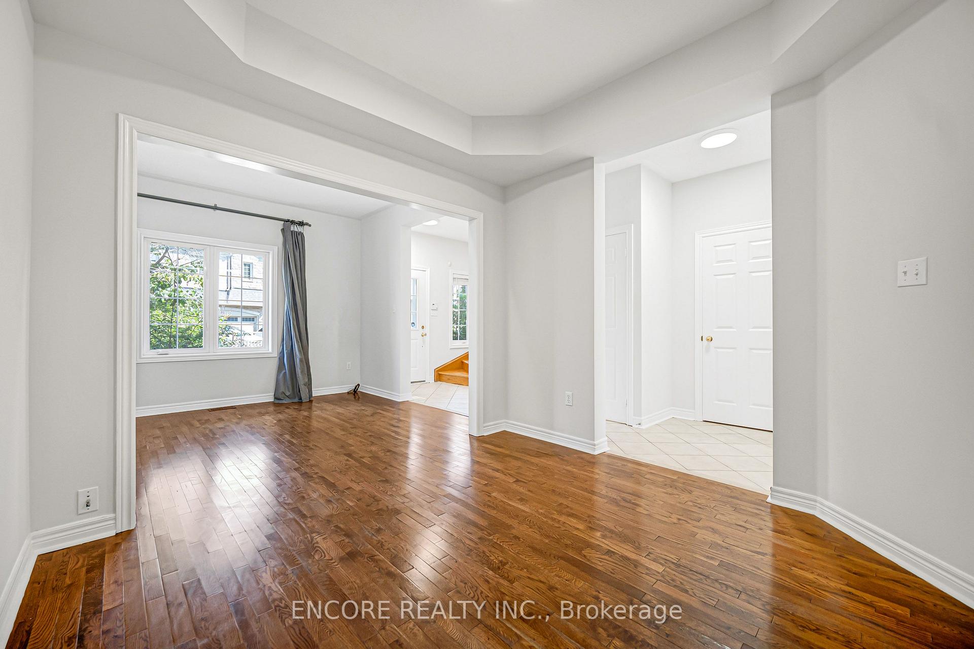 Photo 8 of 34 John Gary Drive, Markham, Village Green-South Unionville — HOMEH