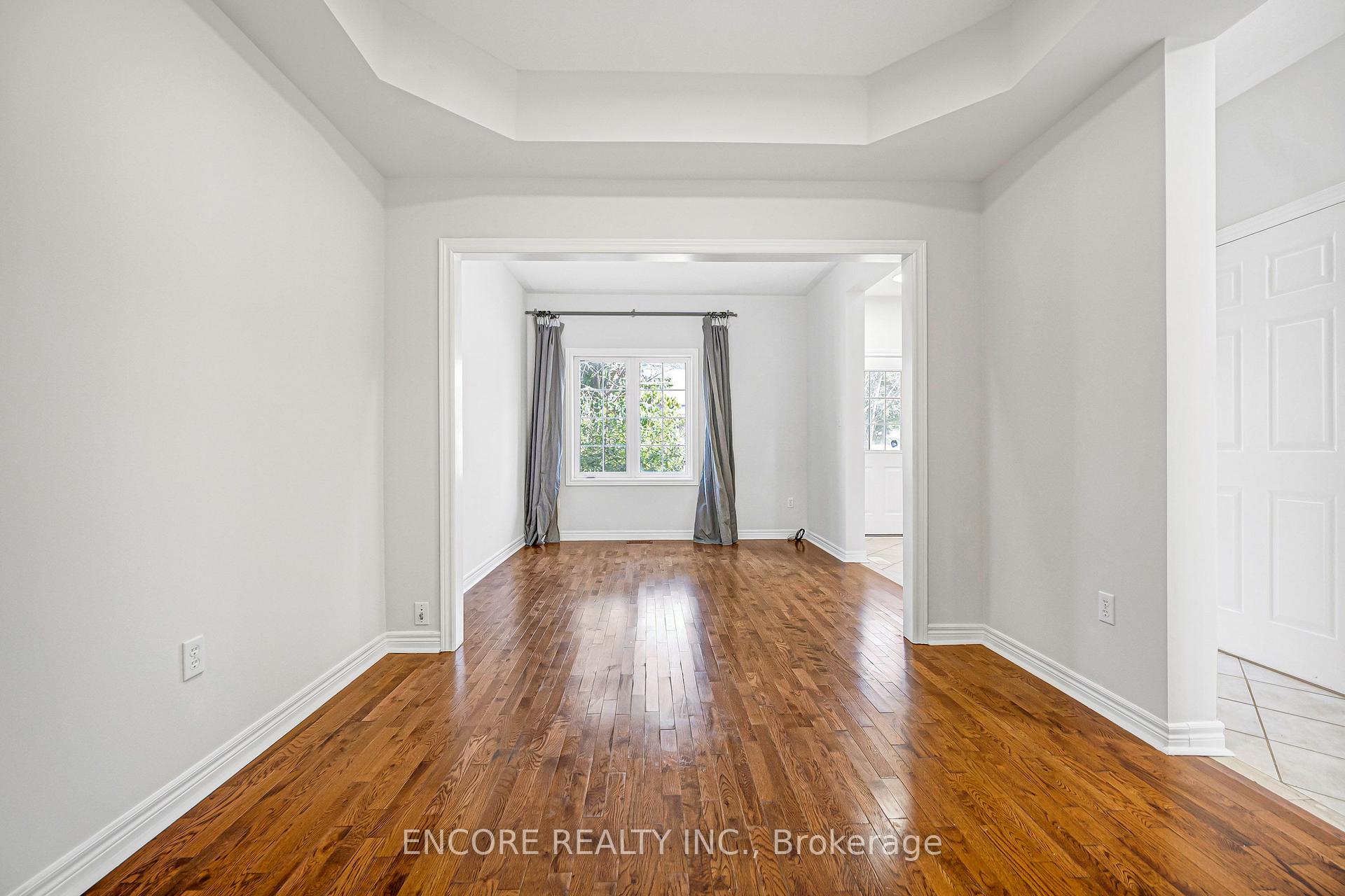 Photo 9 of 34 John Gary Drive, Markham, Village Green-South Unionville — HOMEH