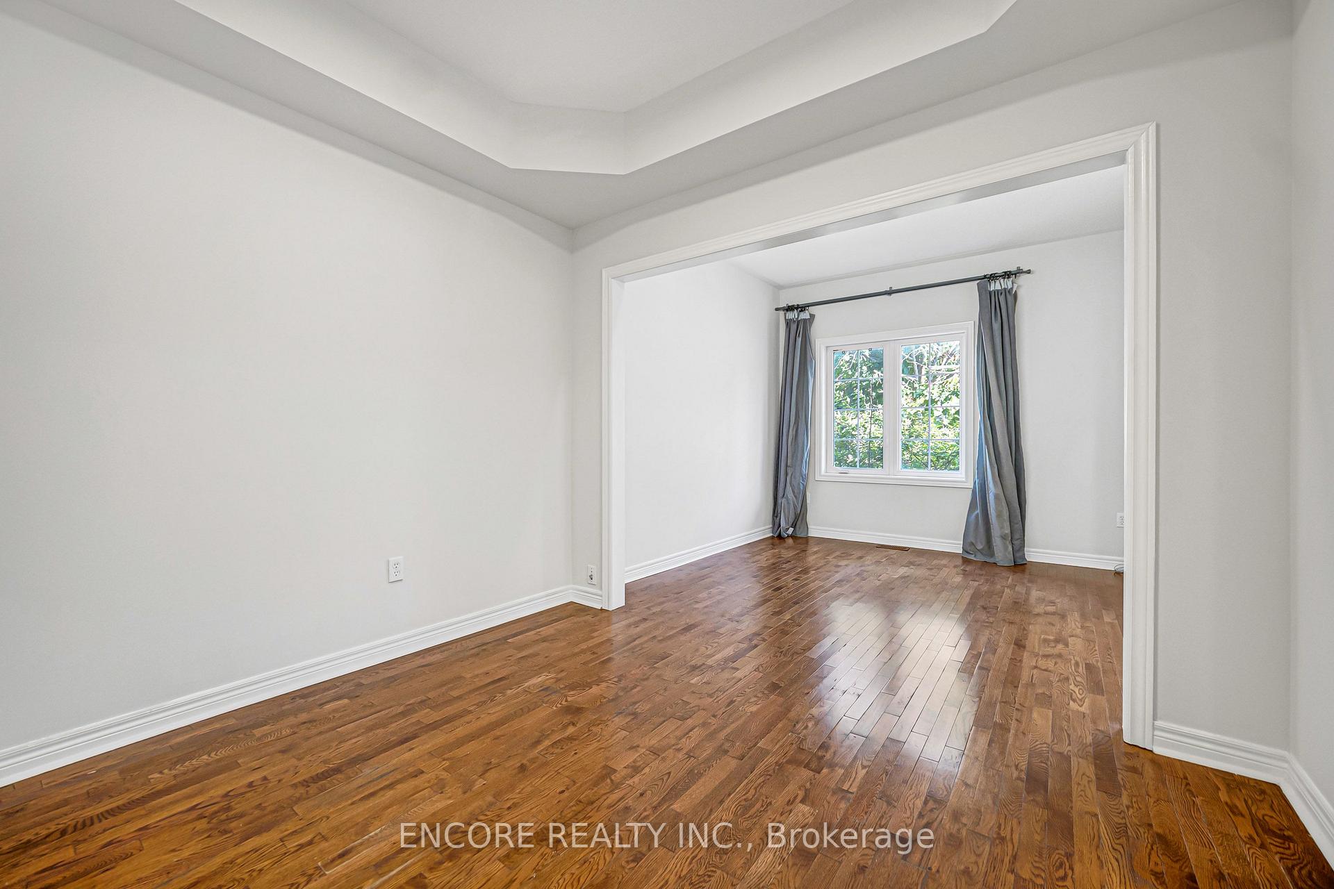 Photo 10 of 34 John Gary Drive, Markham, Village Green-South Unionville — HOMEH
