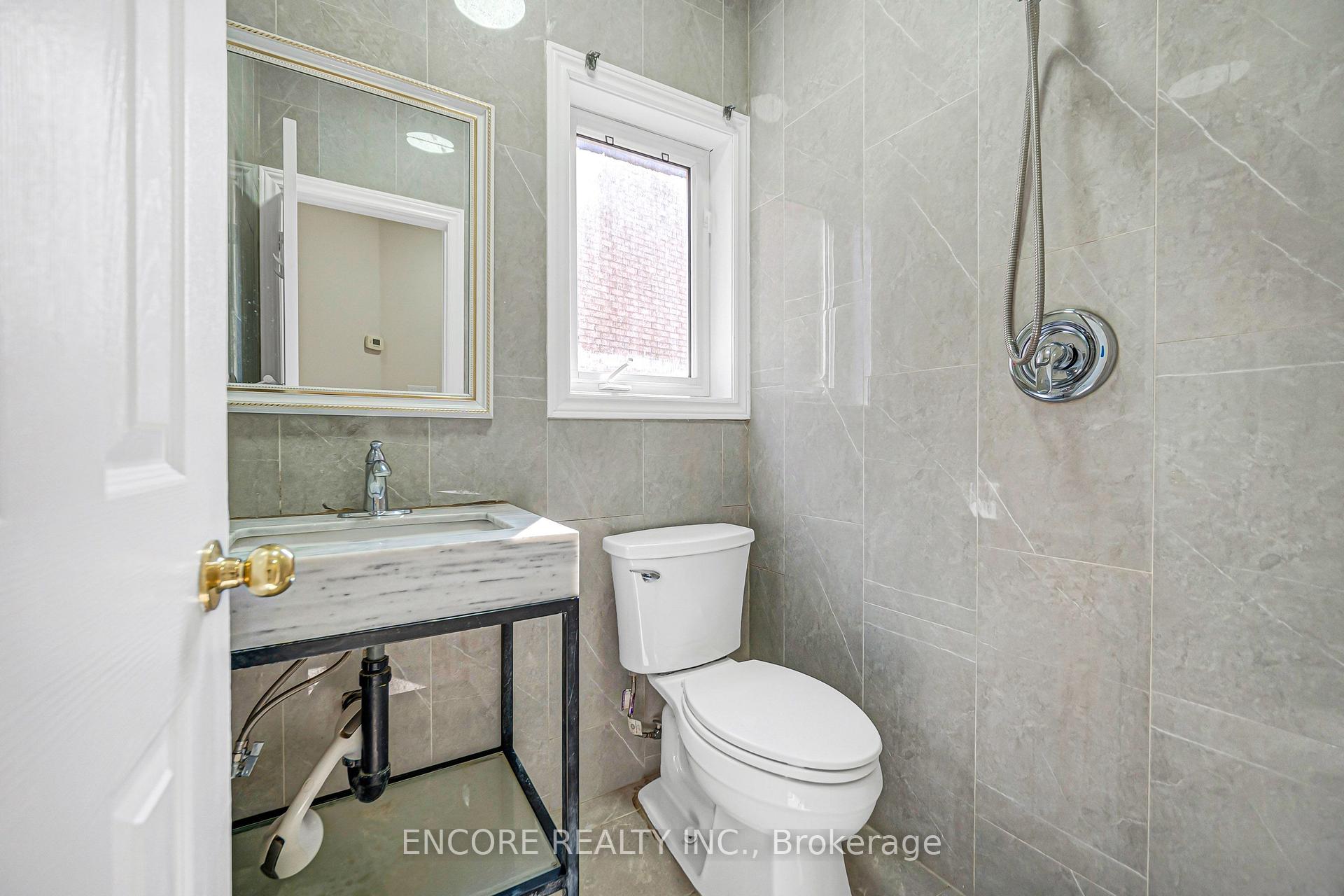 Photo 11 of 34 John Gary Drive, Markham, Village Green-South Unionville — HOMEH